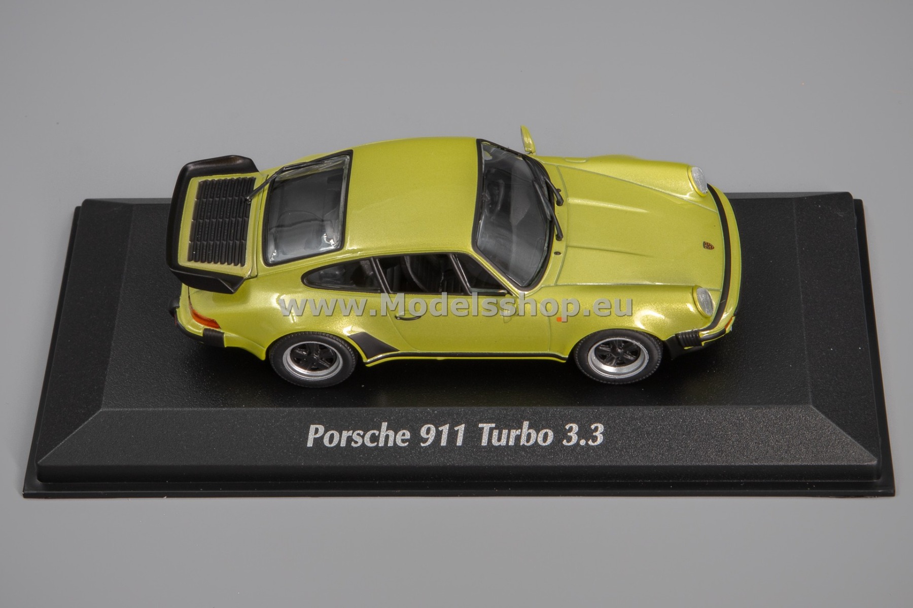 【MAXICHAMPS】Porsche 911 Turbo Yellow1990 Porsche 911 3.6 Turbo yellow (Minichamps)1:18 - Minicarweb