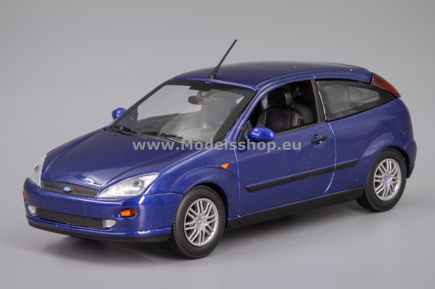 Maxichamps 940087000 Ford Focus 2-Door, 1998 /blue metallic/