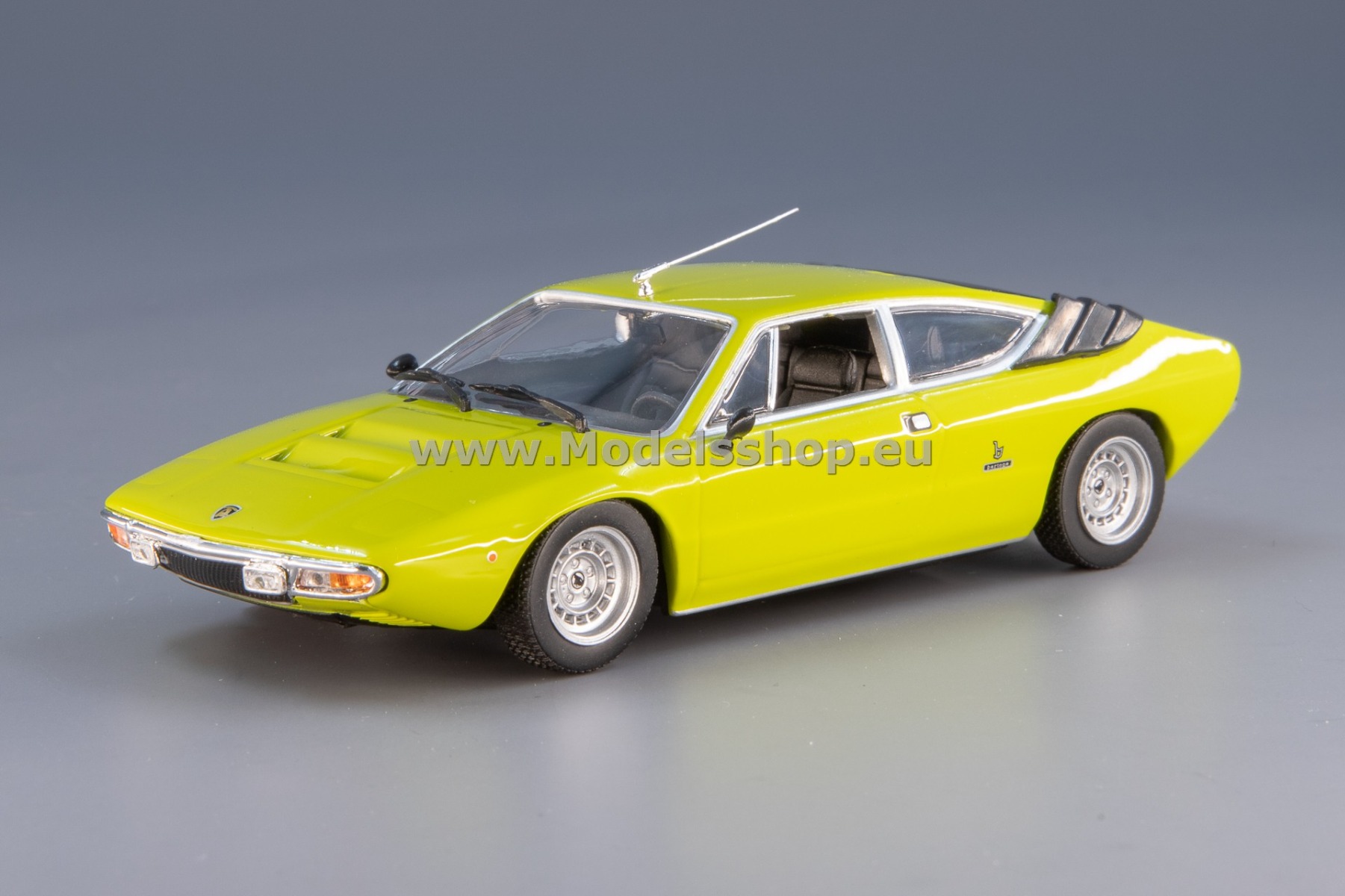 Maxichamps 940103320 Lamborghini Urraco, 1974 /green/