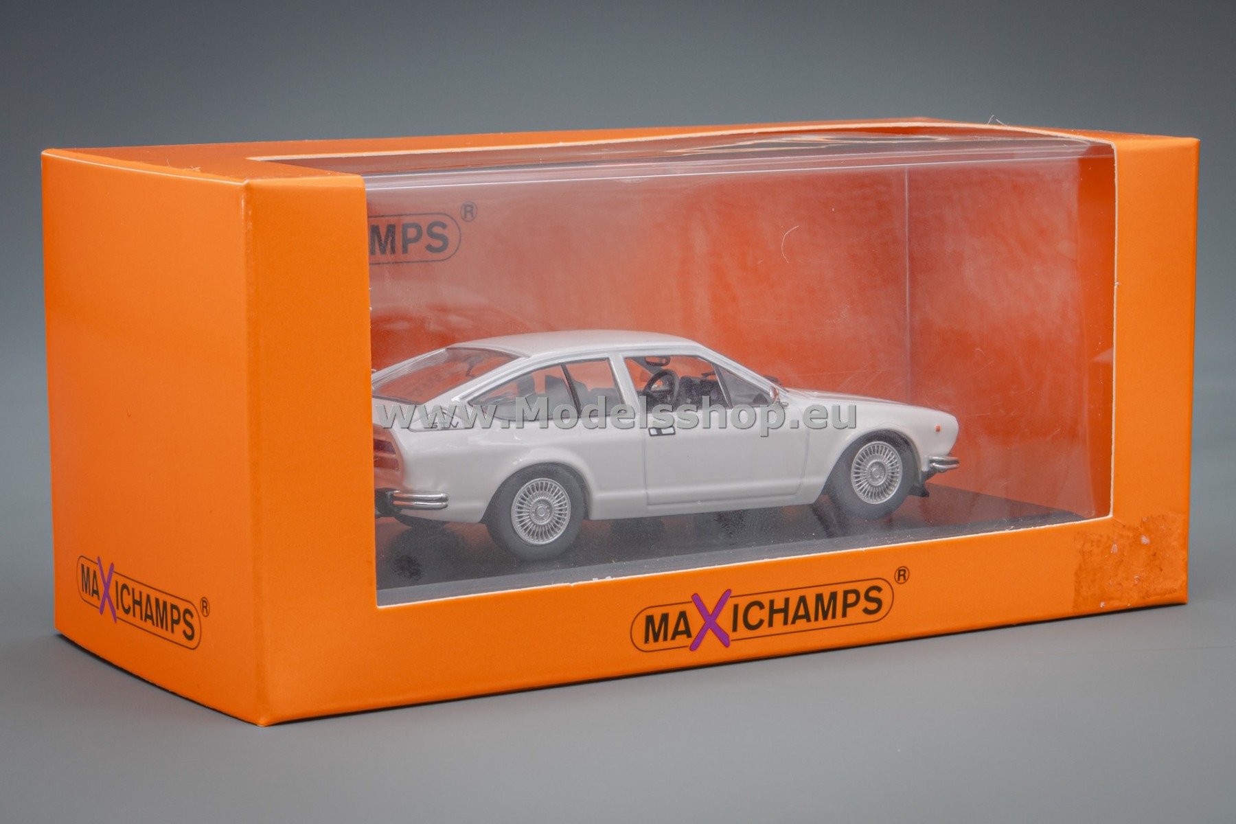 Maxichamps 940120121 Alfa Romeo Alfetta GTV, 1976 /white/