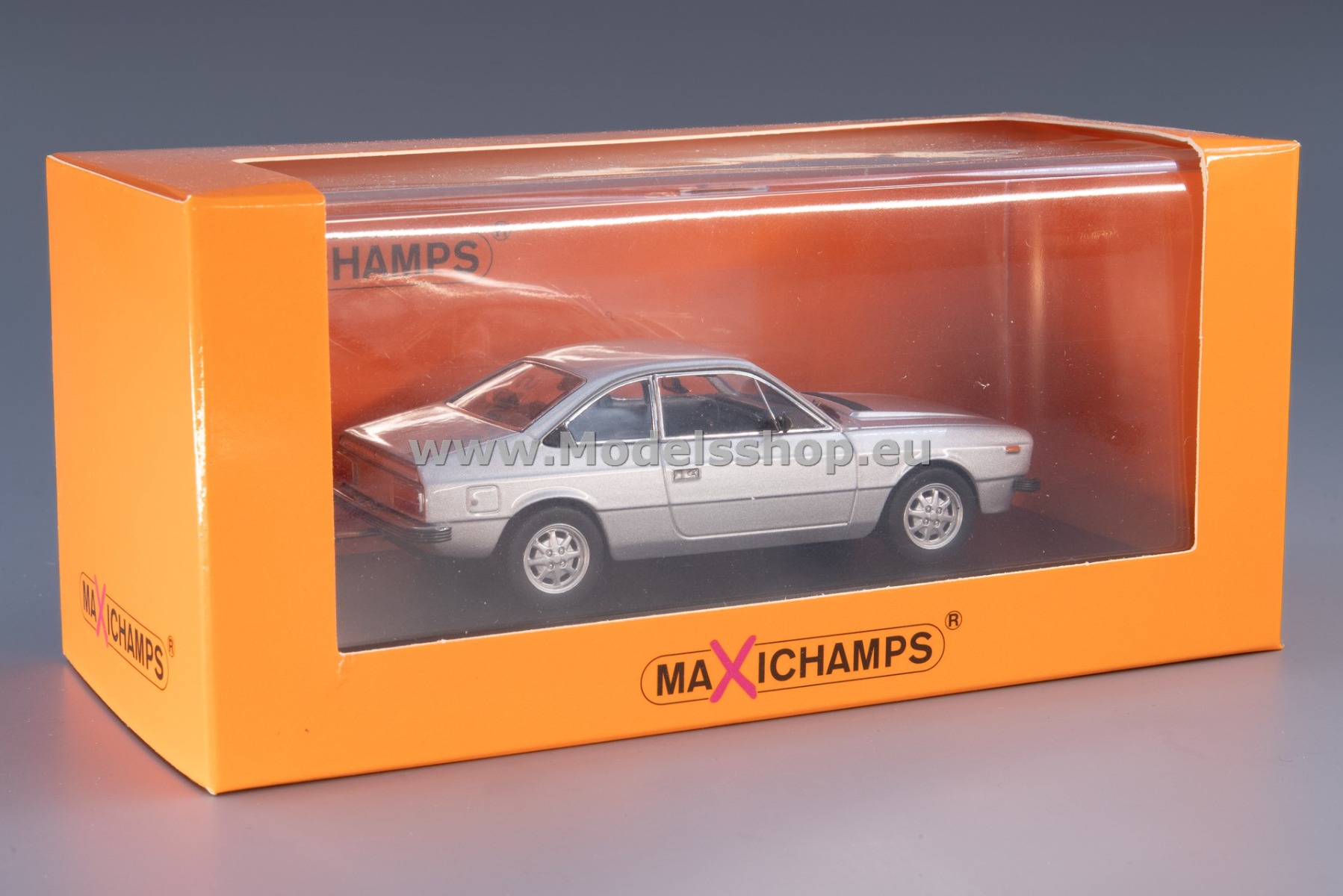 Maxichamps 940125720 Lancia Beta Coupe, 1980 /silver/