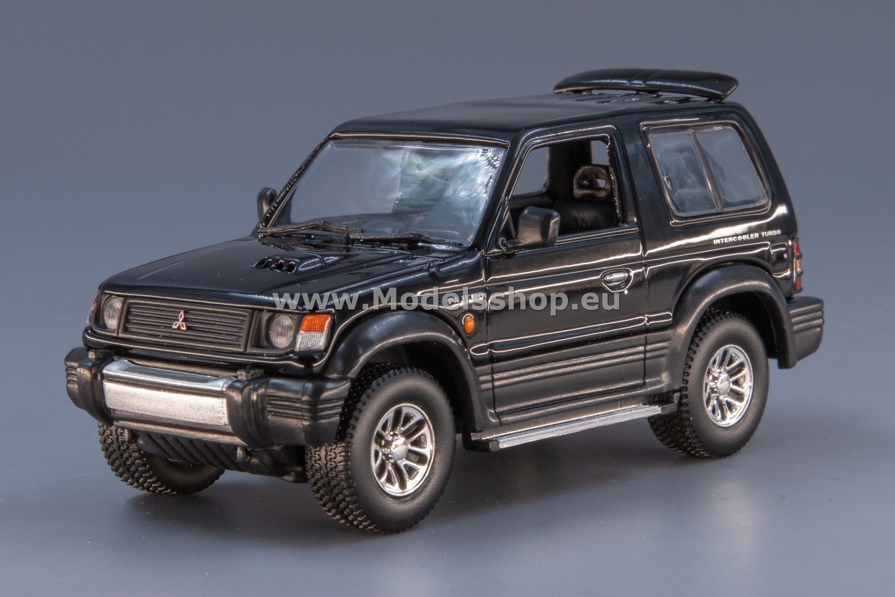 Maxichamps 940163370 Mitsubishi Pajero SWB, 1991 /black/
