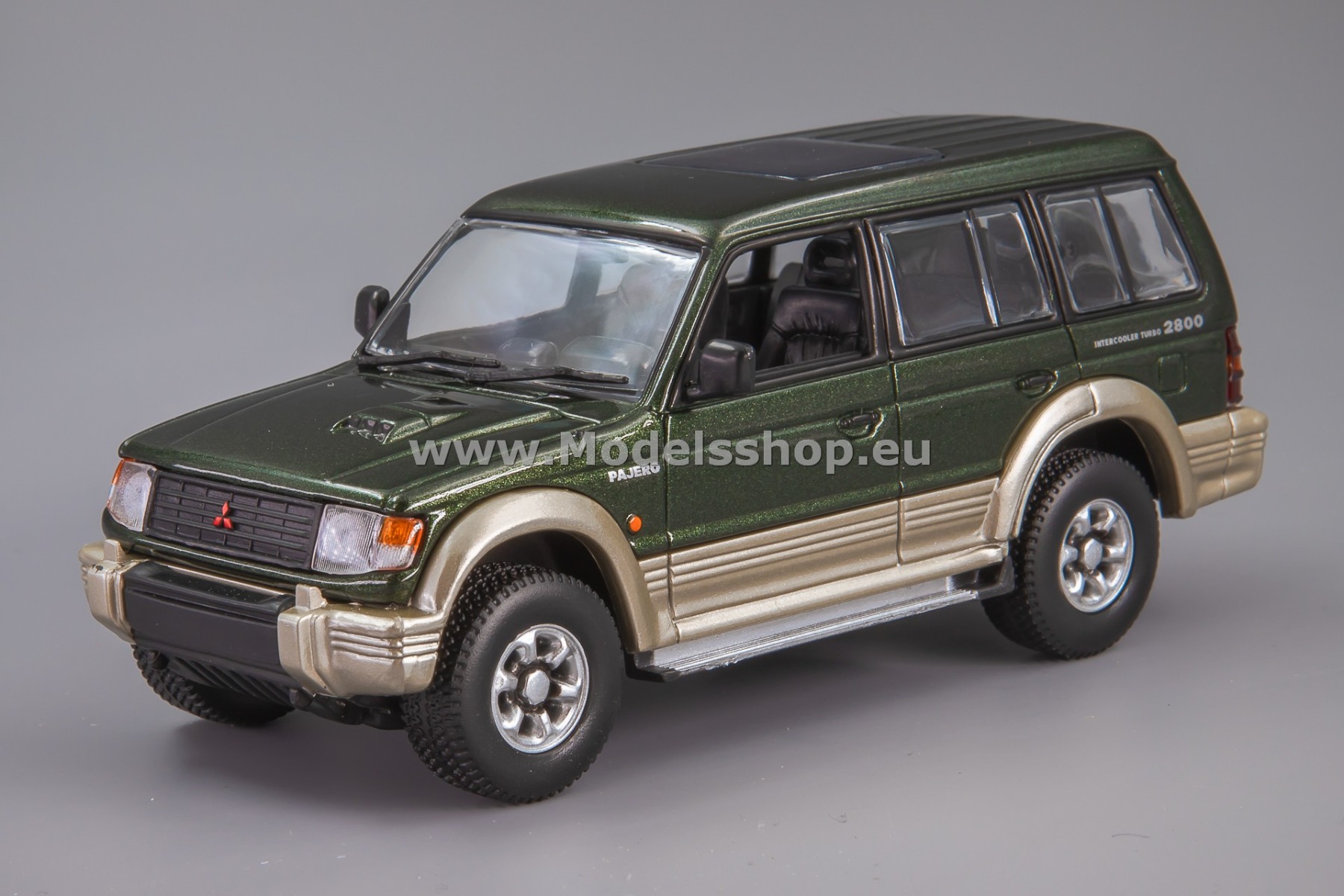 Maxichamps 940163471 Mitsubishi Pajero LWB, 1991 /green metallic/