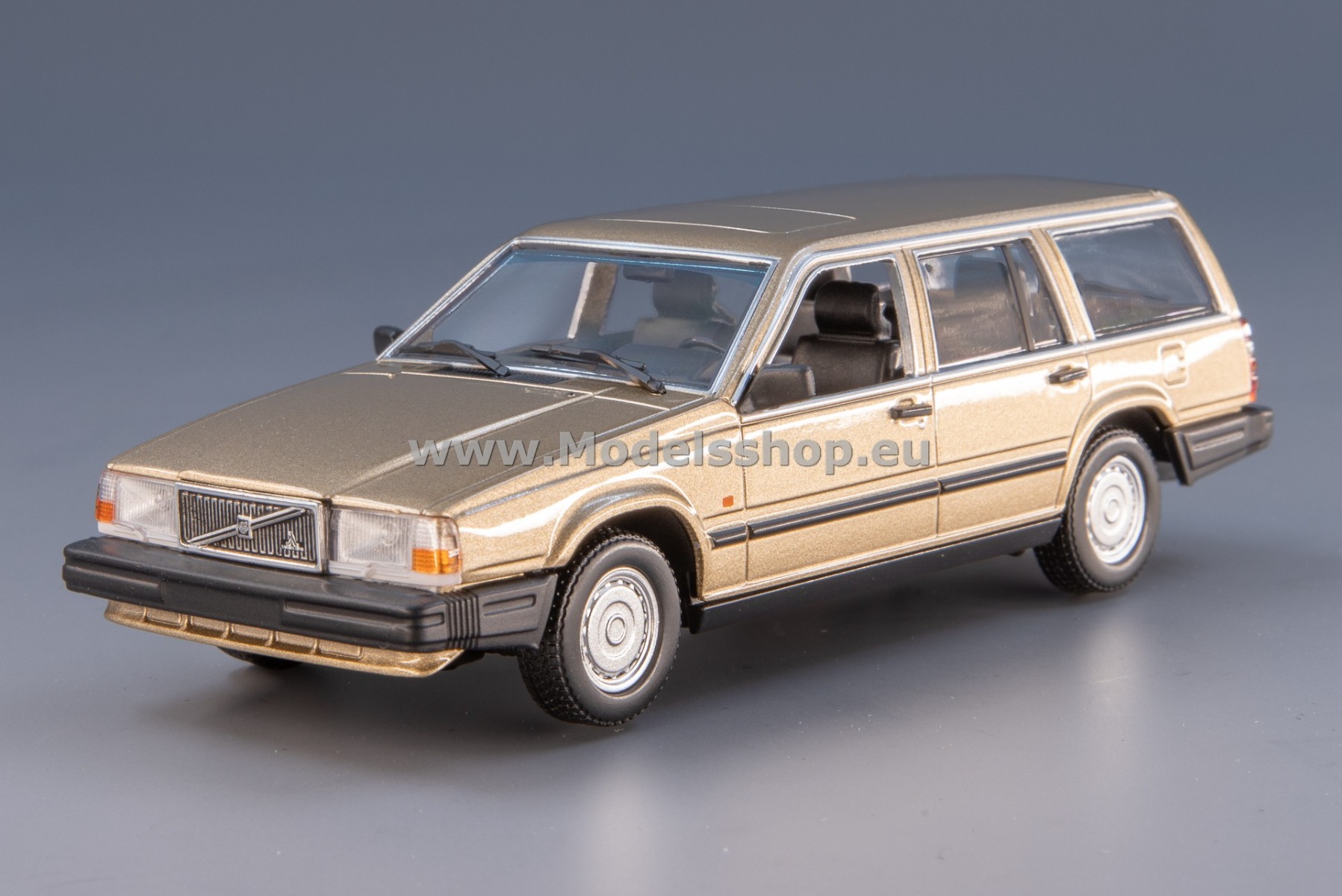 Maxichamps 940171711 Volvo 740 Break, 1986 /gold/