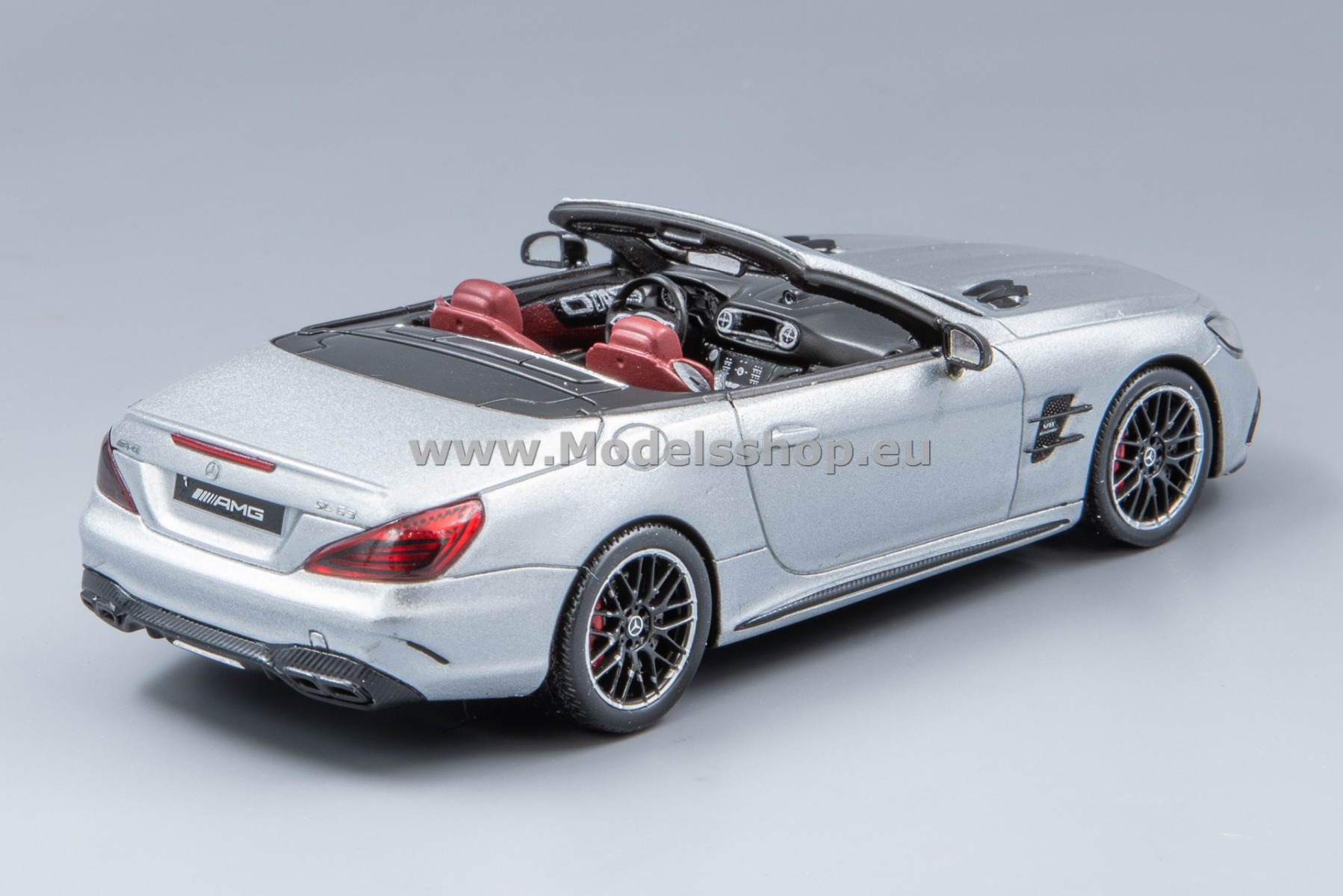 Spark B66960417 Mercedes-Benz AMG SL 63 (R231), 2013 /silver