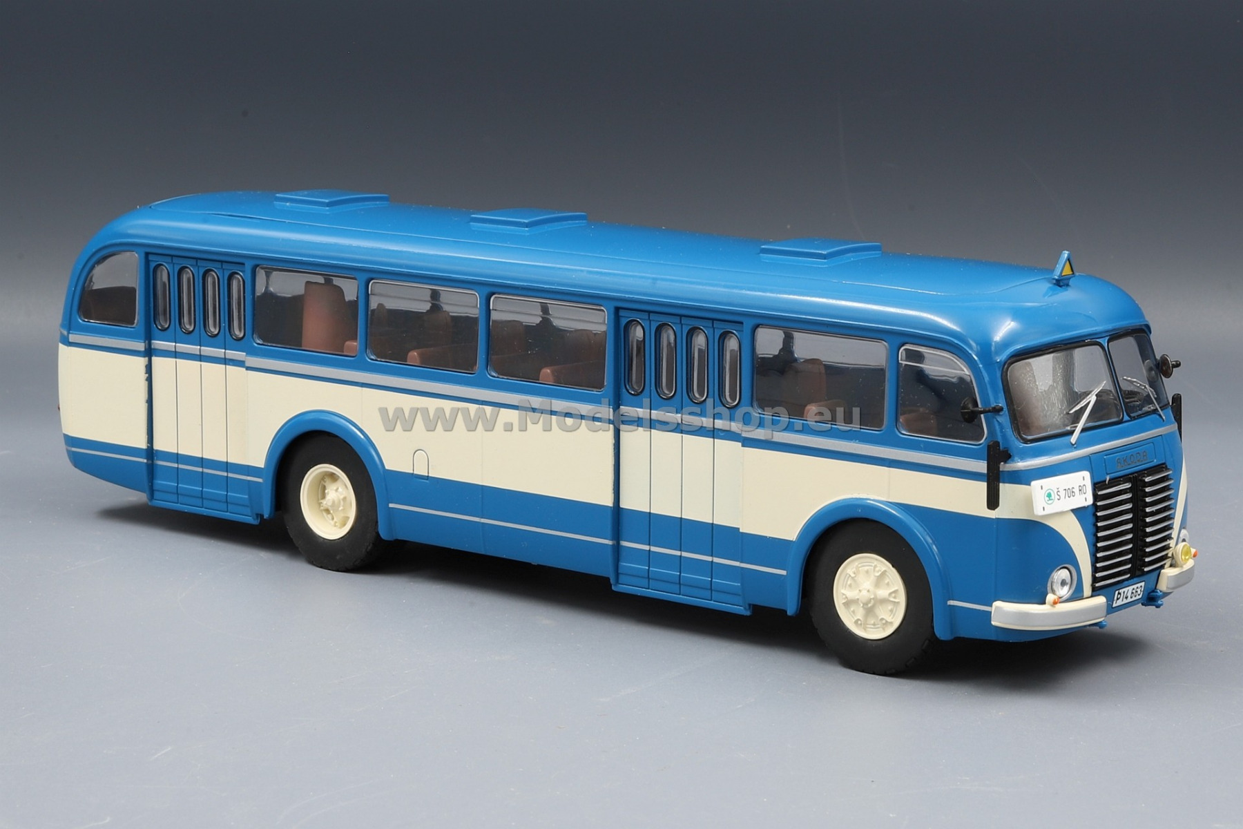 IXO BUS028LQ Skoda 706 RO, bus 1947 /blue-beige/