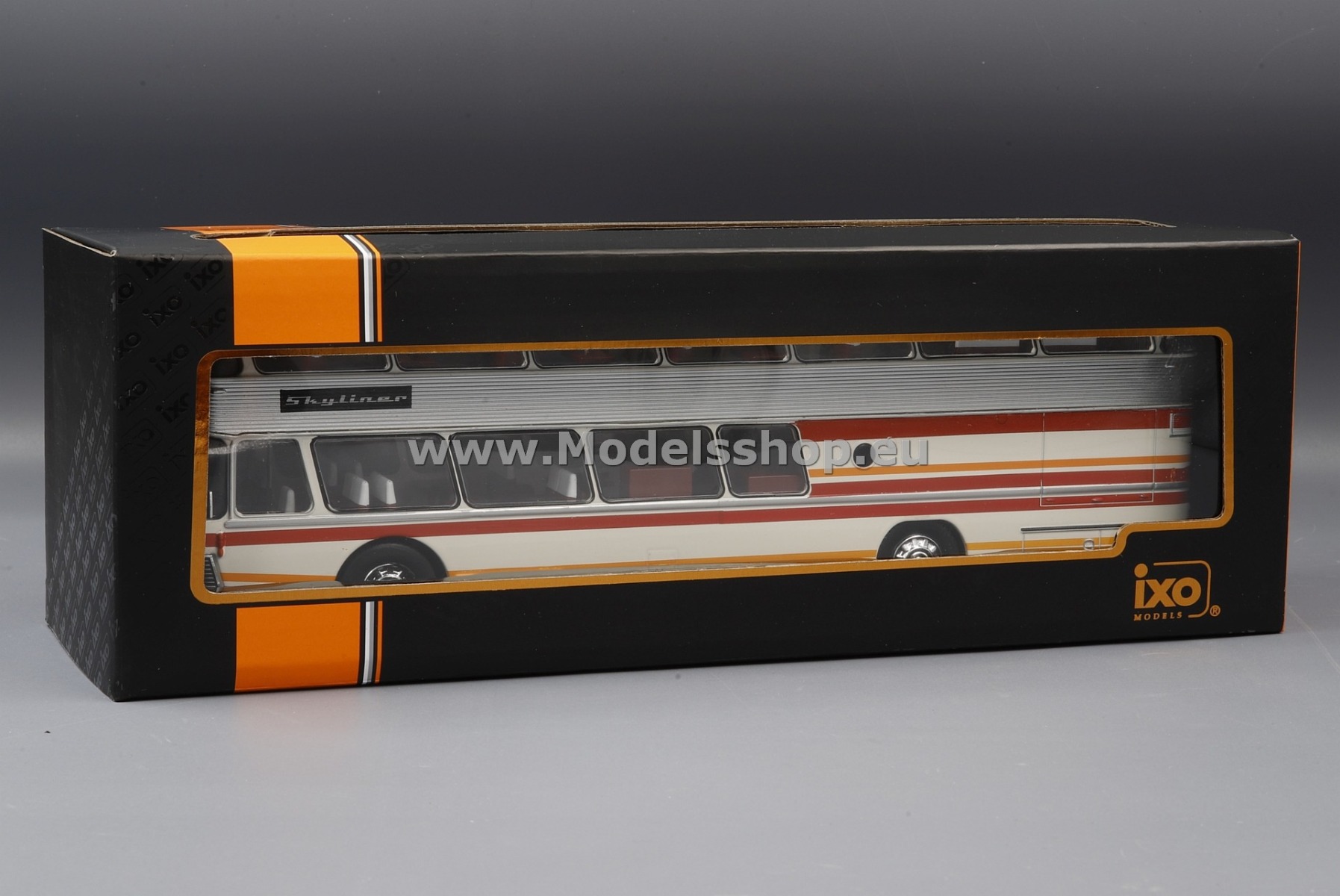 IXOBUS033LQ Neoplan NH 22L Skyliner, 1983 /white - red/ IXOBUS033LQ Neoplan NH 22L Skyliner, 1983 /white - red/