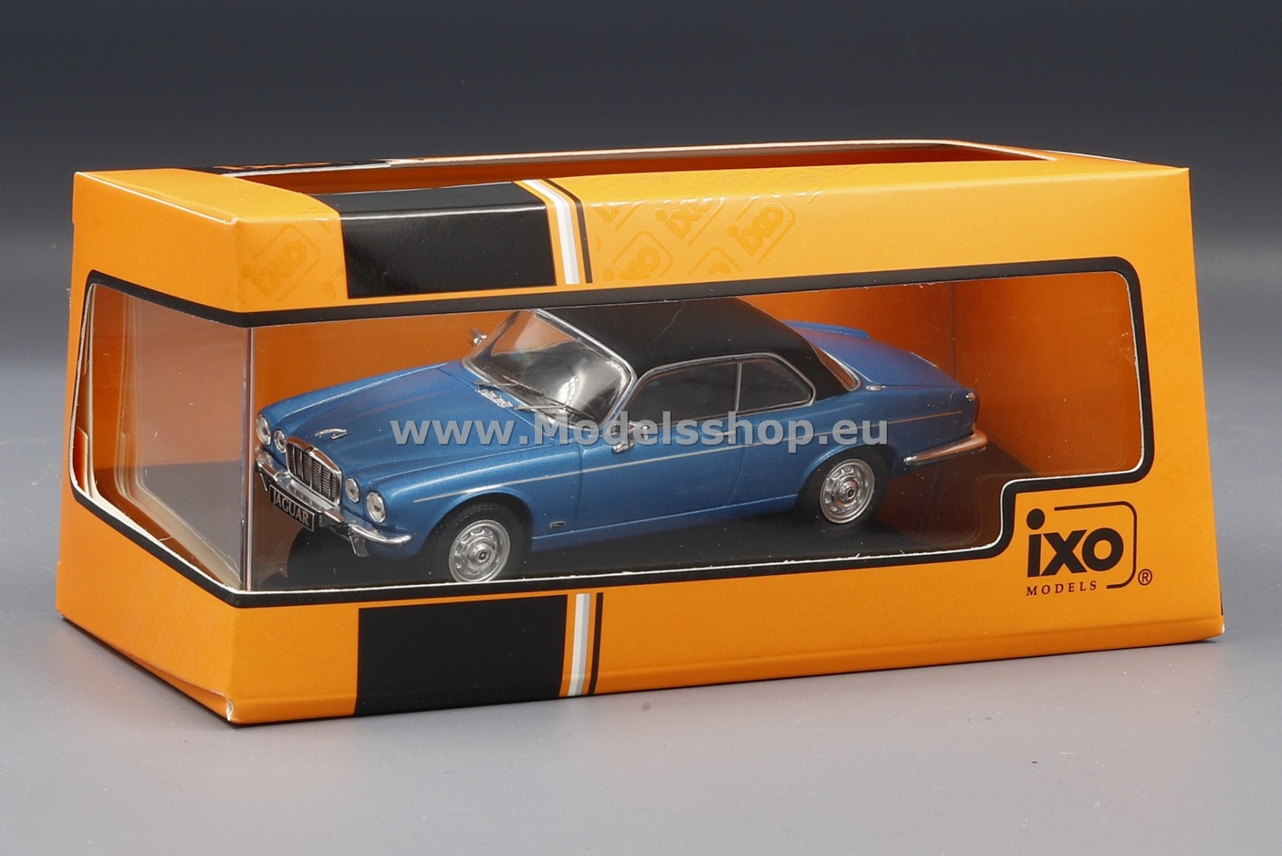 IXO CLC400N Jaguar XJ12C, 1976 /blue metallic - matt-black/