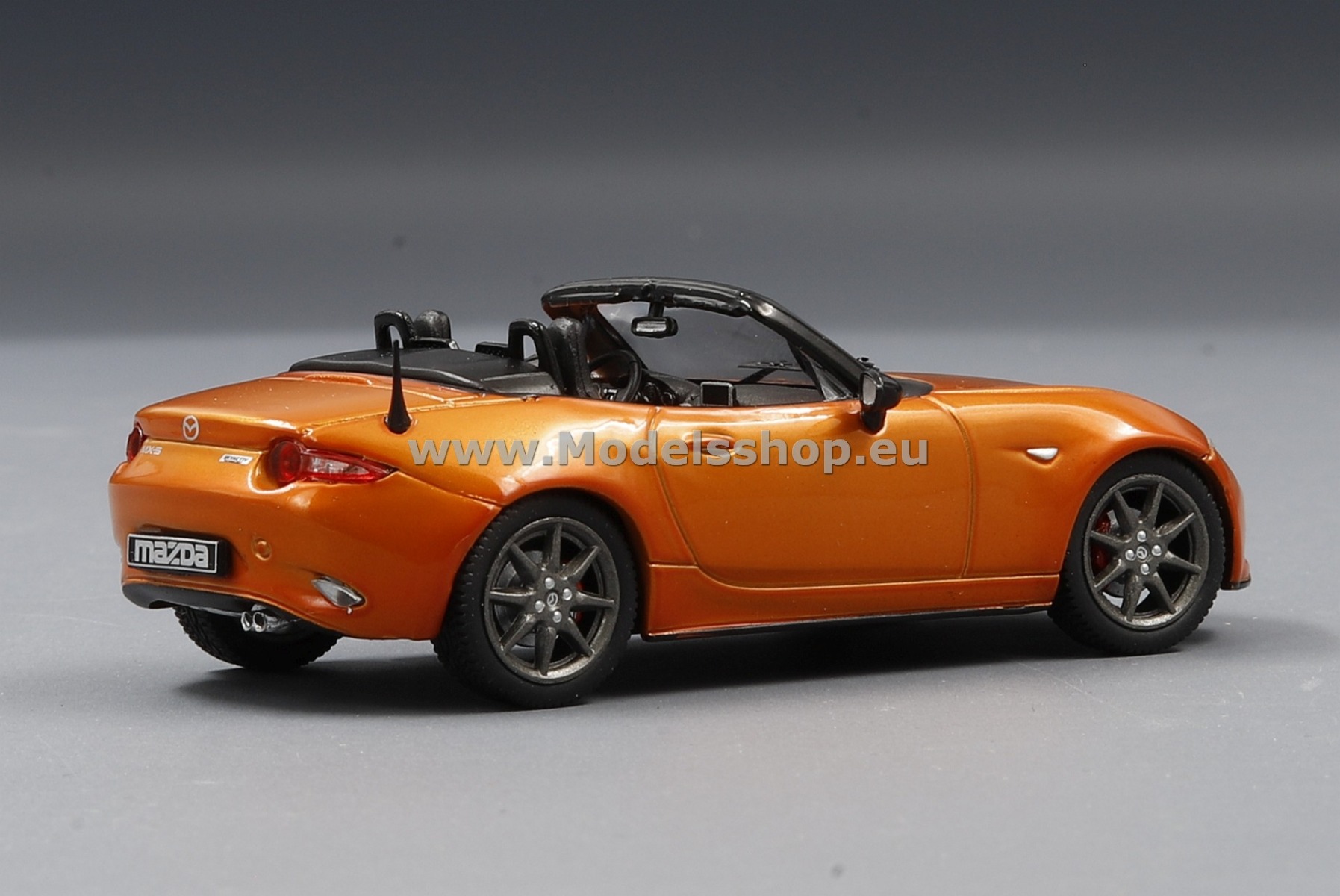 IXOCLC409N Mazda MX-5 Roadster, 2019 /orange metallic/