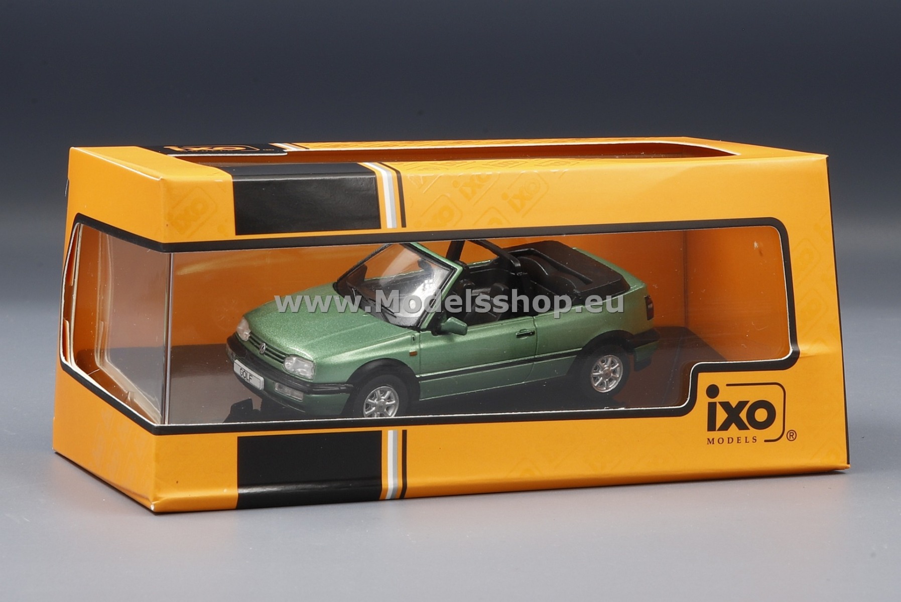 IXO CLC427N Volkswagen Golf III Convertible, 1993 /green-metallic/