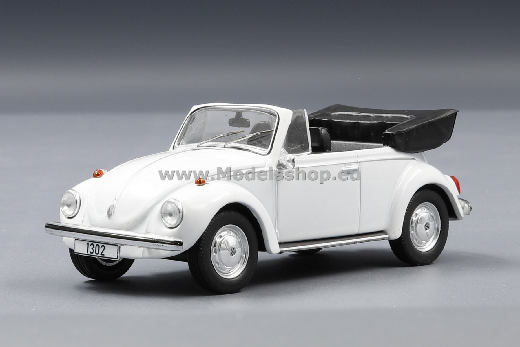 IXOCLC428N Volkswagen beetle 1302 LS Convertible, 1971 /white/