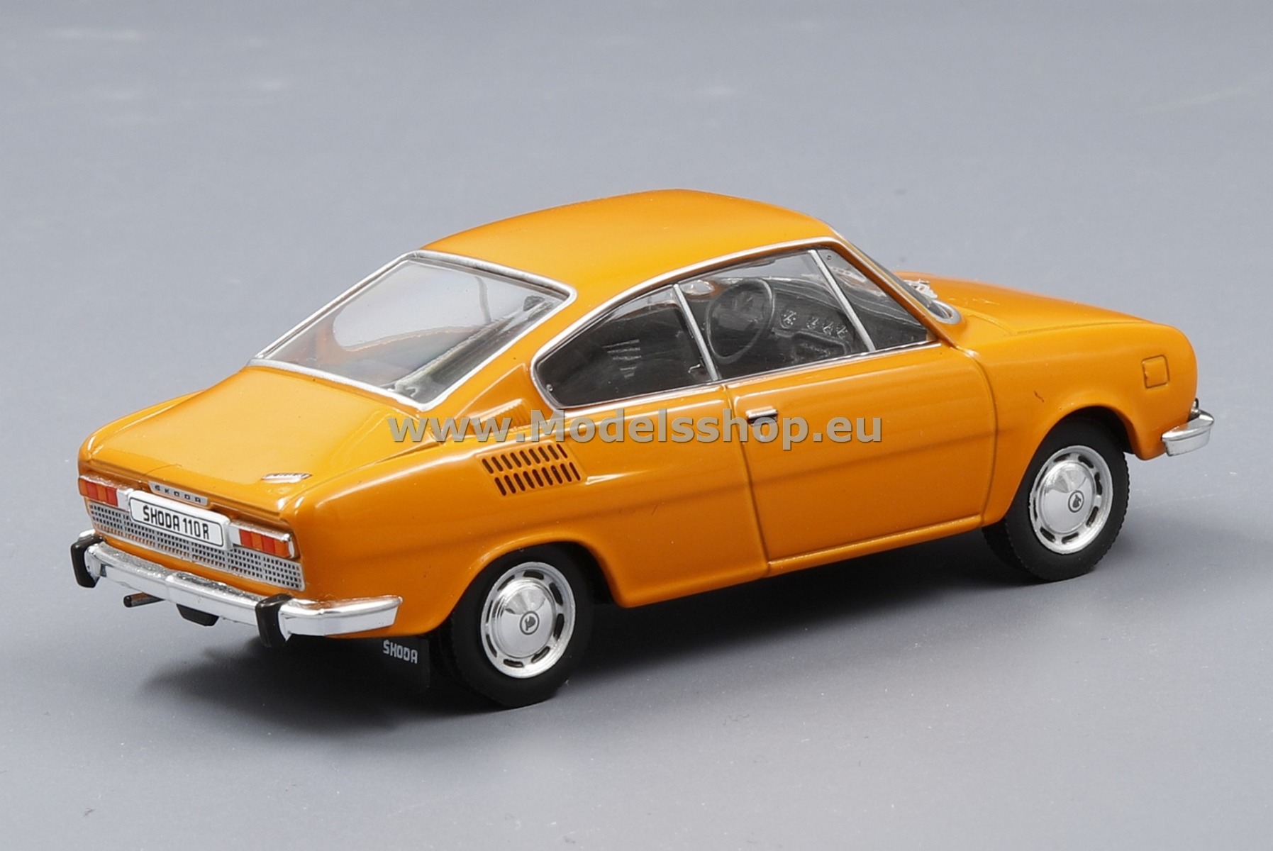 ixo 新品未開封 SKODA 1300LR#20 SKODA 130 LR Red IXO 1/18 - New Model 1988 | 18CMC159