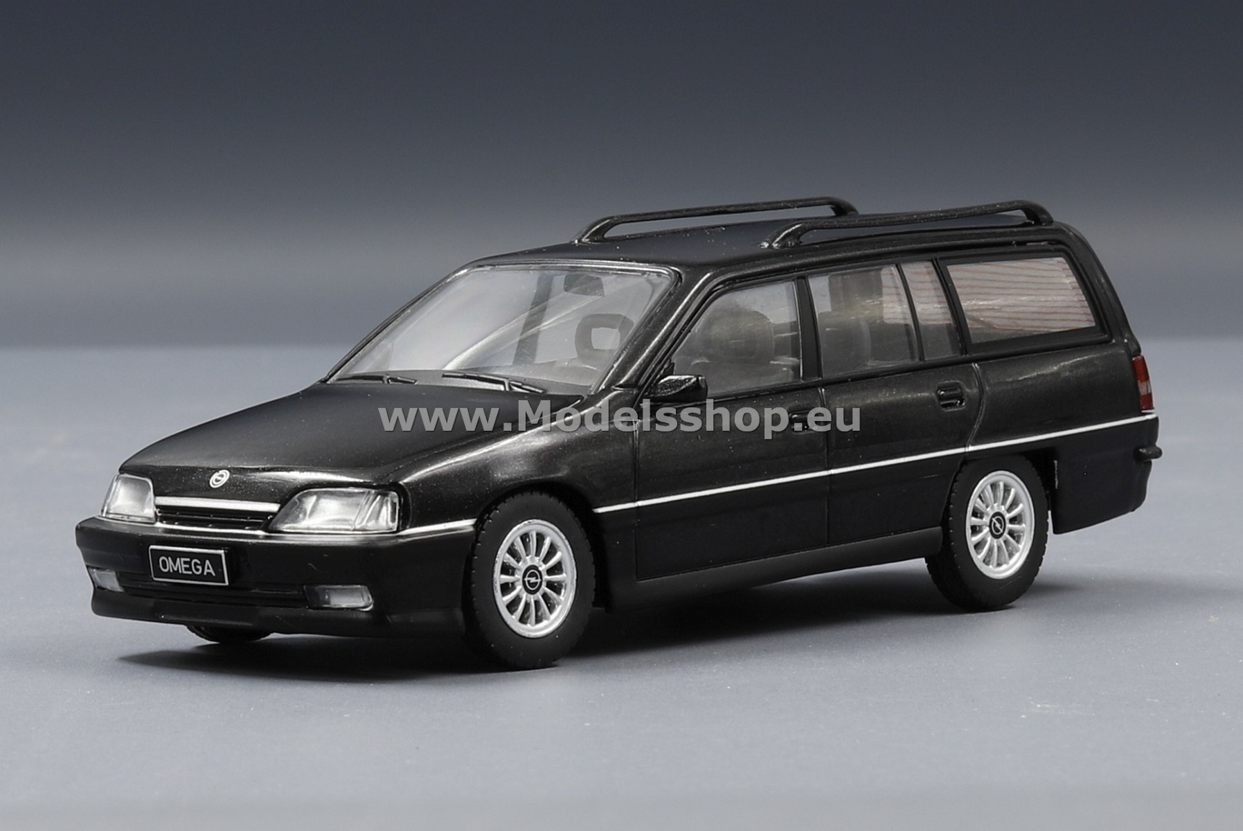 IXO CLC444N.22 Opel Omega A2 Caravan, 1990 /black/