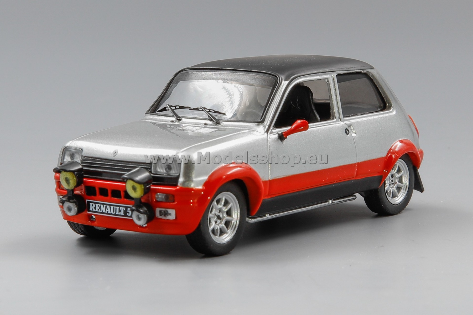IXOCLC466N.22 Renault 5 Alpine customs, 1978 /silver - red/
