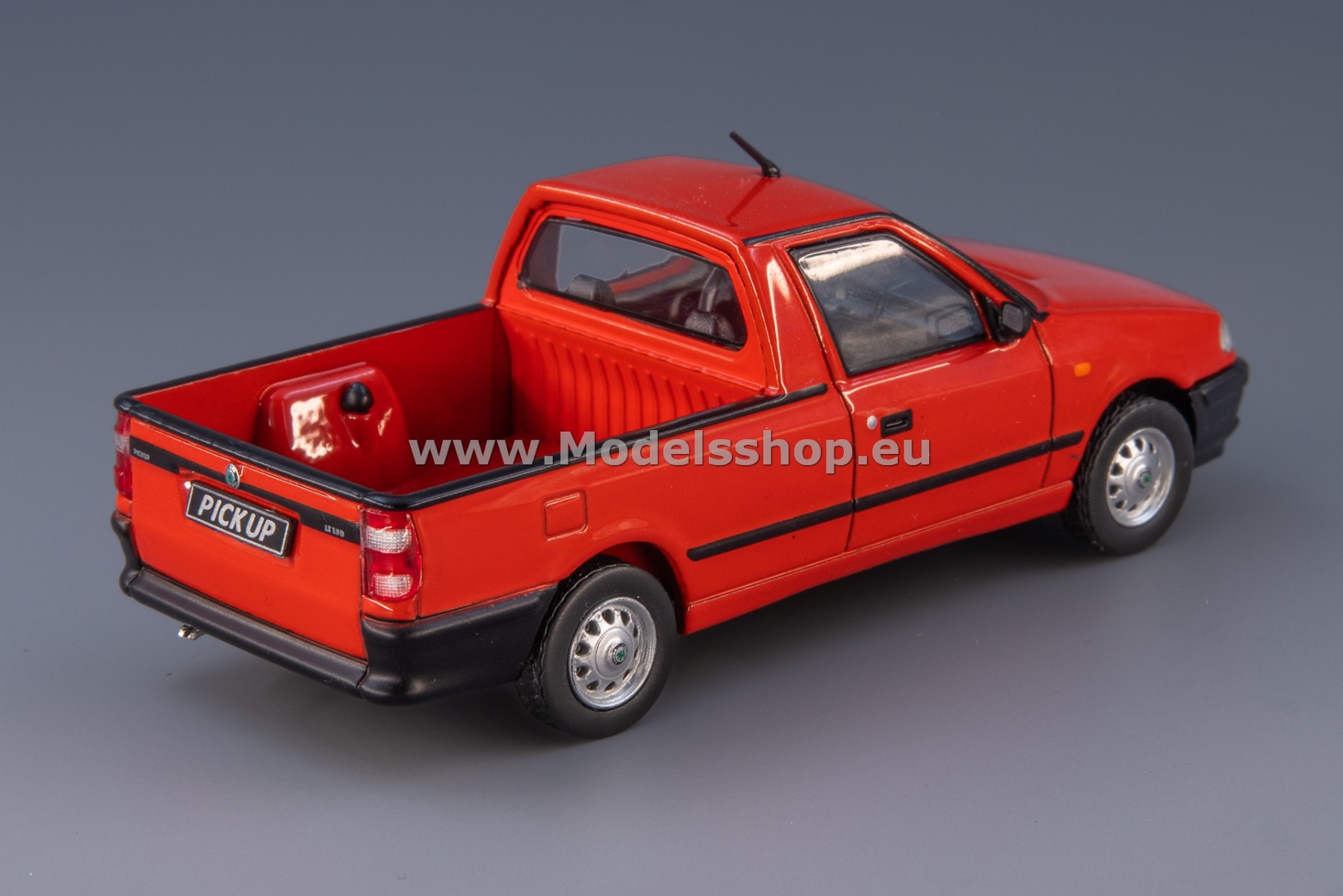 Maquette 1:43 IXO MODELS - Camionnette Skoda Felicia 1995 Rouge, Neuve En Boîte