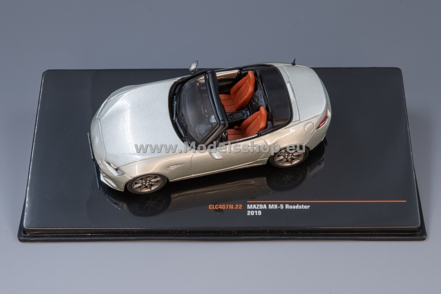 Maquette Mazda MX-5 Roadster 2019 - Échelle 1:43 - IXO Models - Couleur Argent Métallisé - Neuf Sous Blister