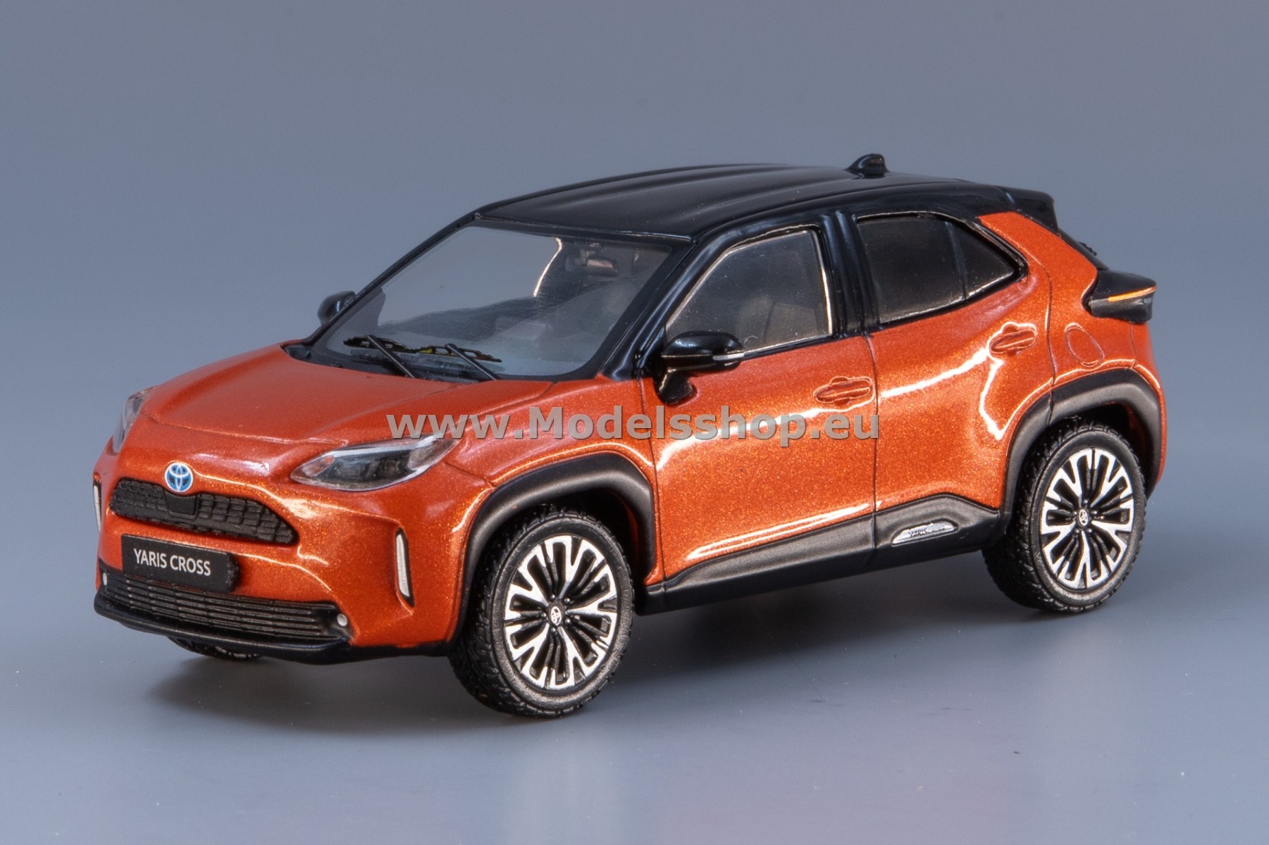IXO CLC510N.22 Toyota Yaris Cross, 2022, /orange - metallic/