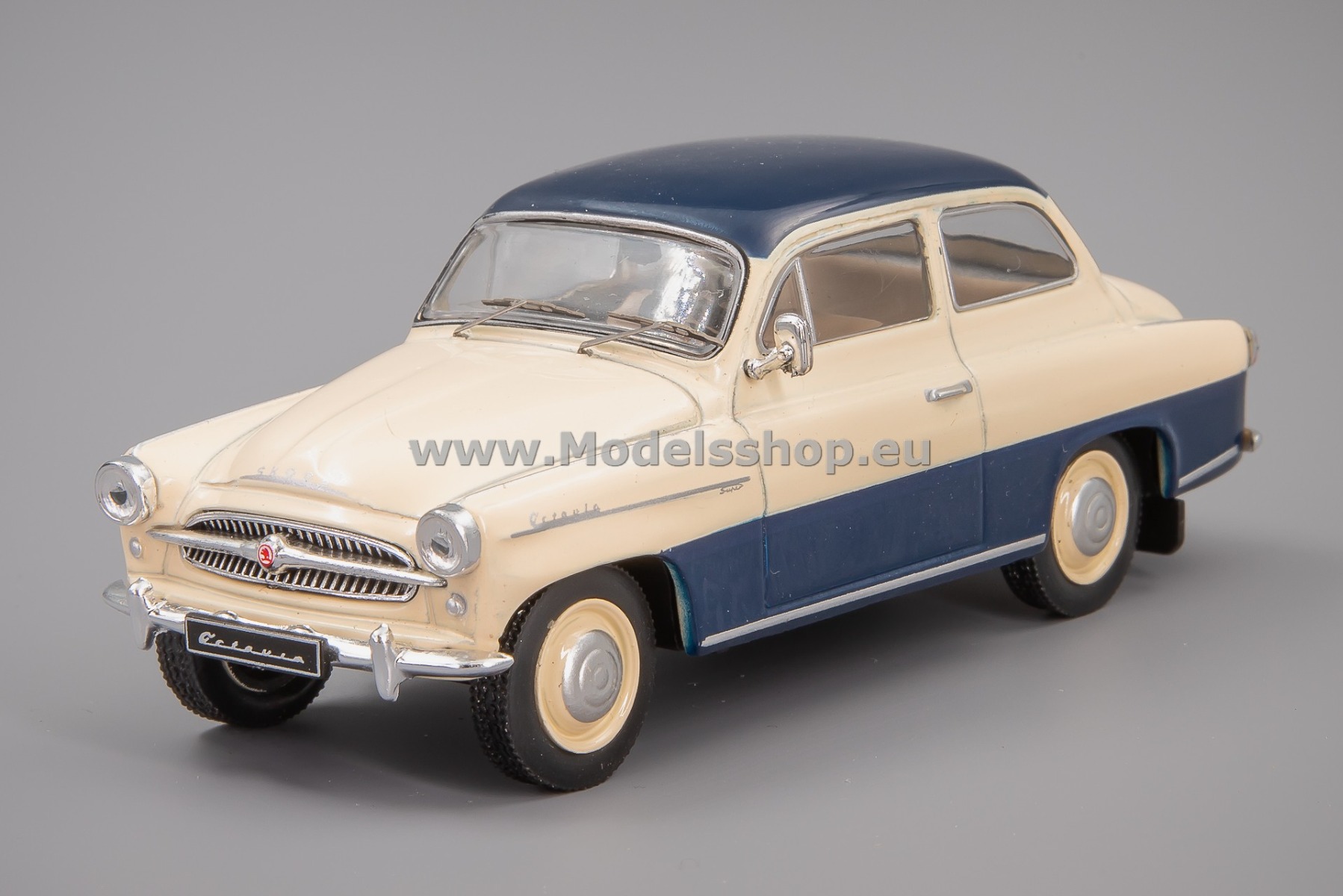 IXOCLC545N.22 Skoda Octavia, 1959 /beige - dark blue/