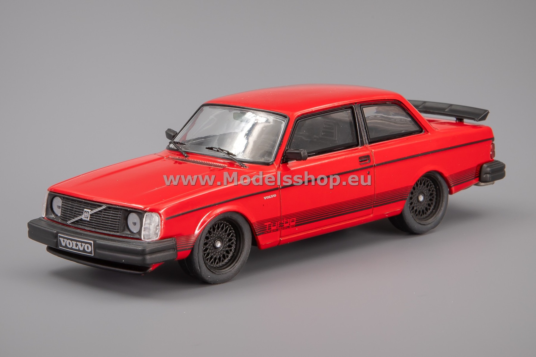 IXOCLC549N.22 Volvo 242 custom, 1980 /red/