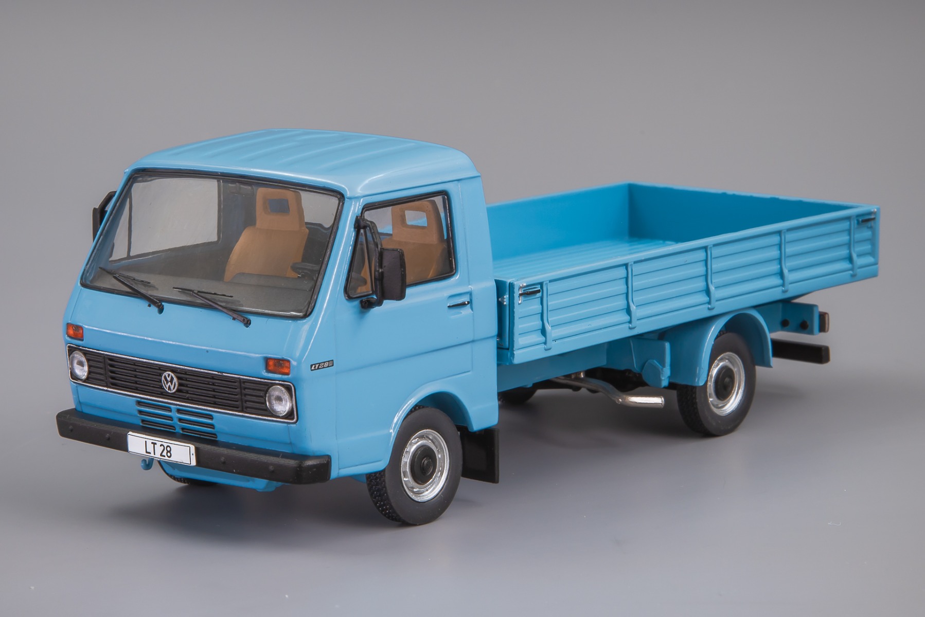 IXOCLC554N.22 Volkswagen / VW LT28 flatbed truck, 1978 /blue/