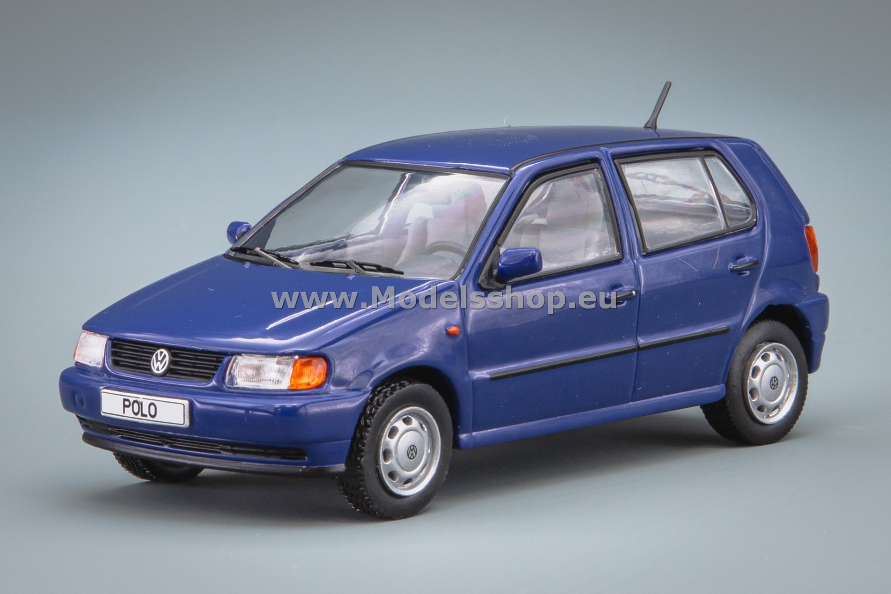 IXOCLC579N.22 Volkswagen / VW Polo MKIII, 5d, 1994 /blue/