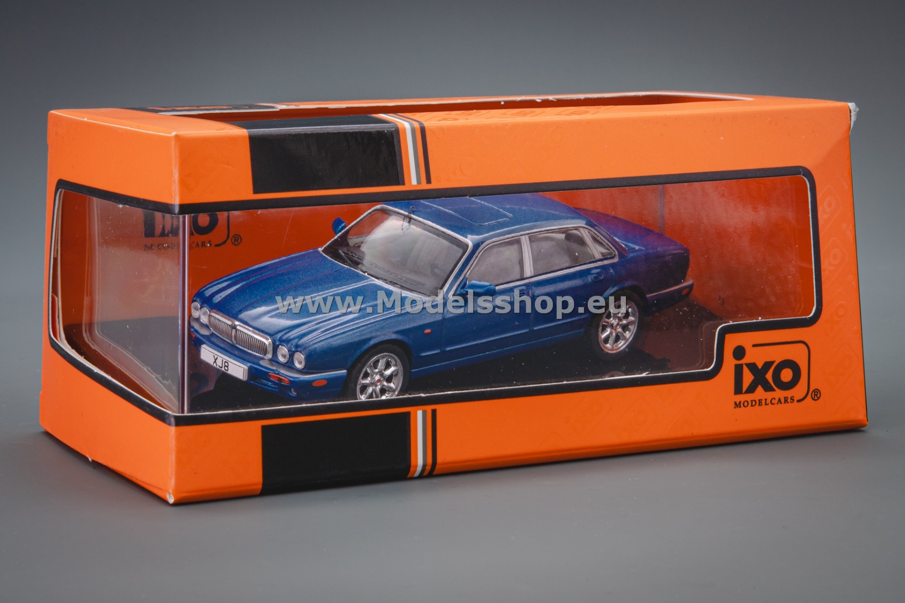 IXOCLC588N.22 Jaguar XJ8 (X308), 1998 /blue metallic/ - Foto 4 di 4