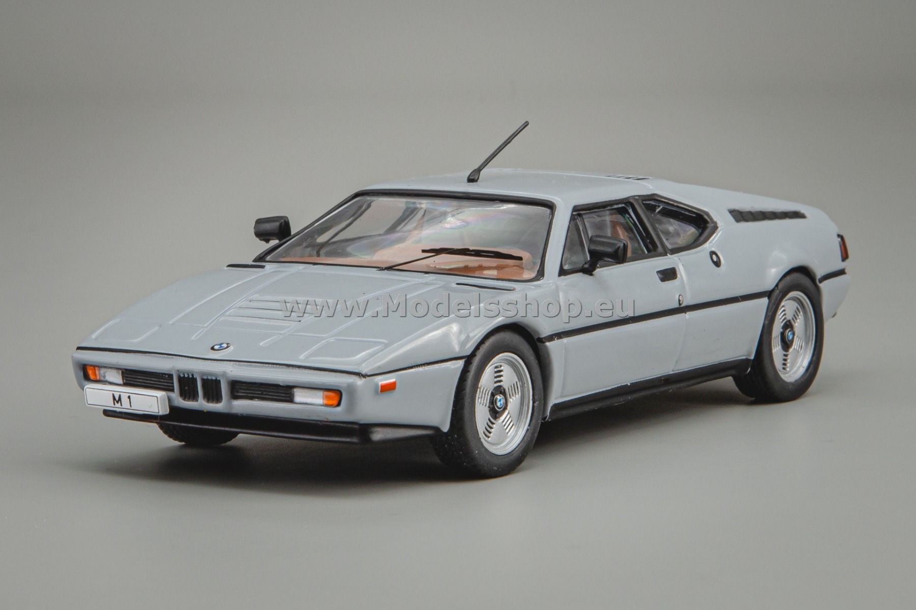 IXOCLC602N.22 BMW M1, 1978 /grey/