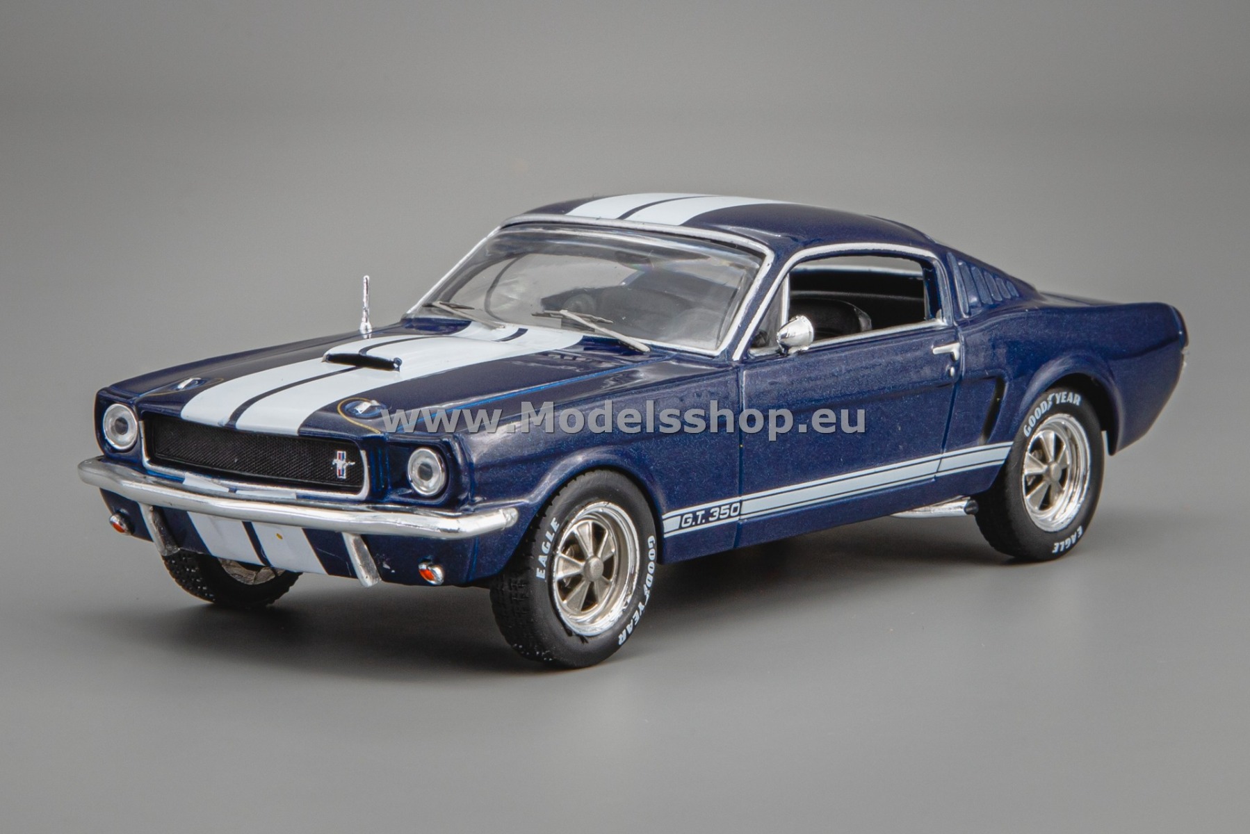 IXOCLC613N.22 Ford Mustang Shelby GT 350, 1965 /dark blue metallic - white/