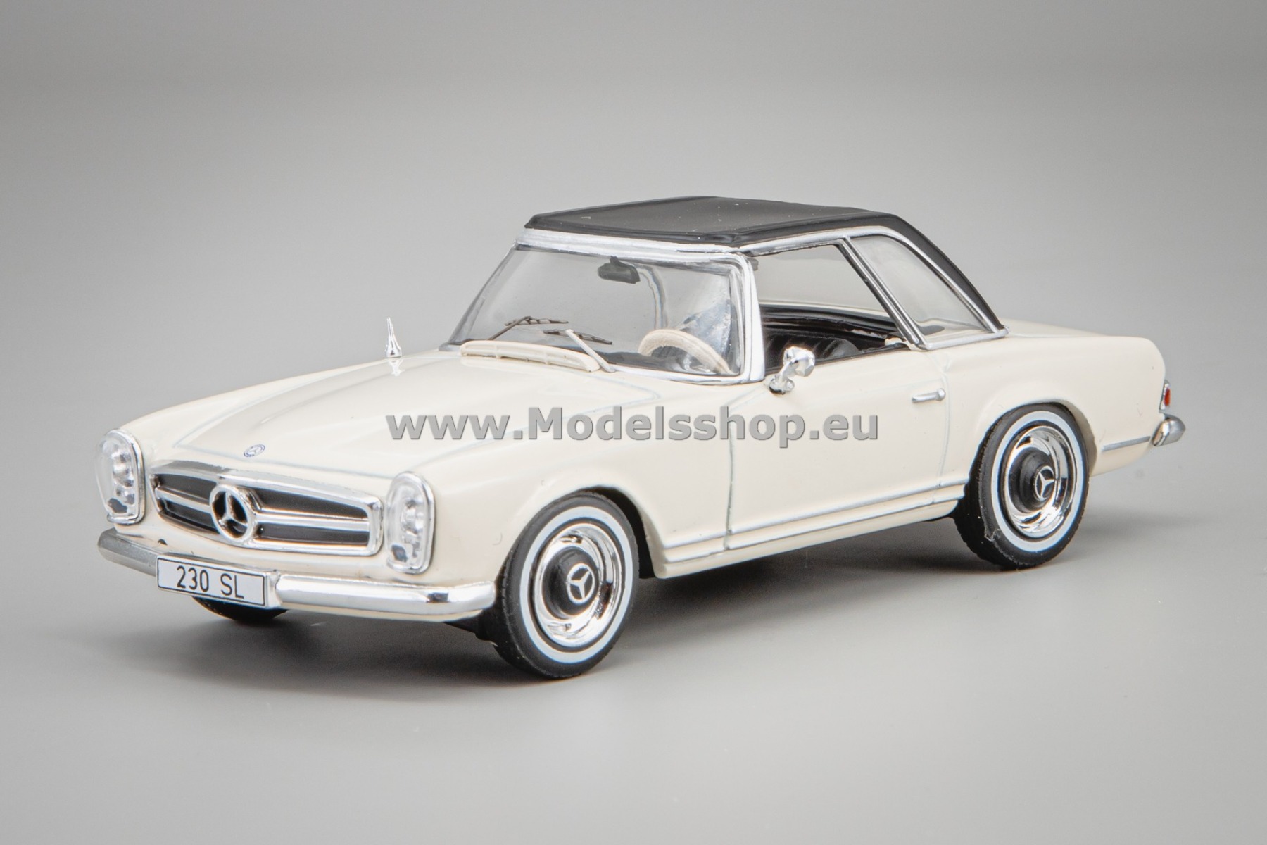 IXOCLC617N.22 Mercedes-Benz 230 SL (W113) HardTop, 1964 /light beige - black/