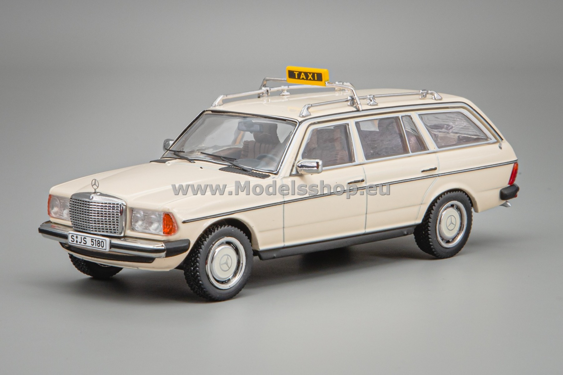IXOCLC693N.22 Mercedes-Benz 200T (S123) Taxi (D), 1982 /beige/ 