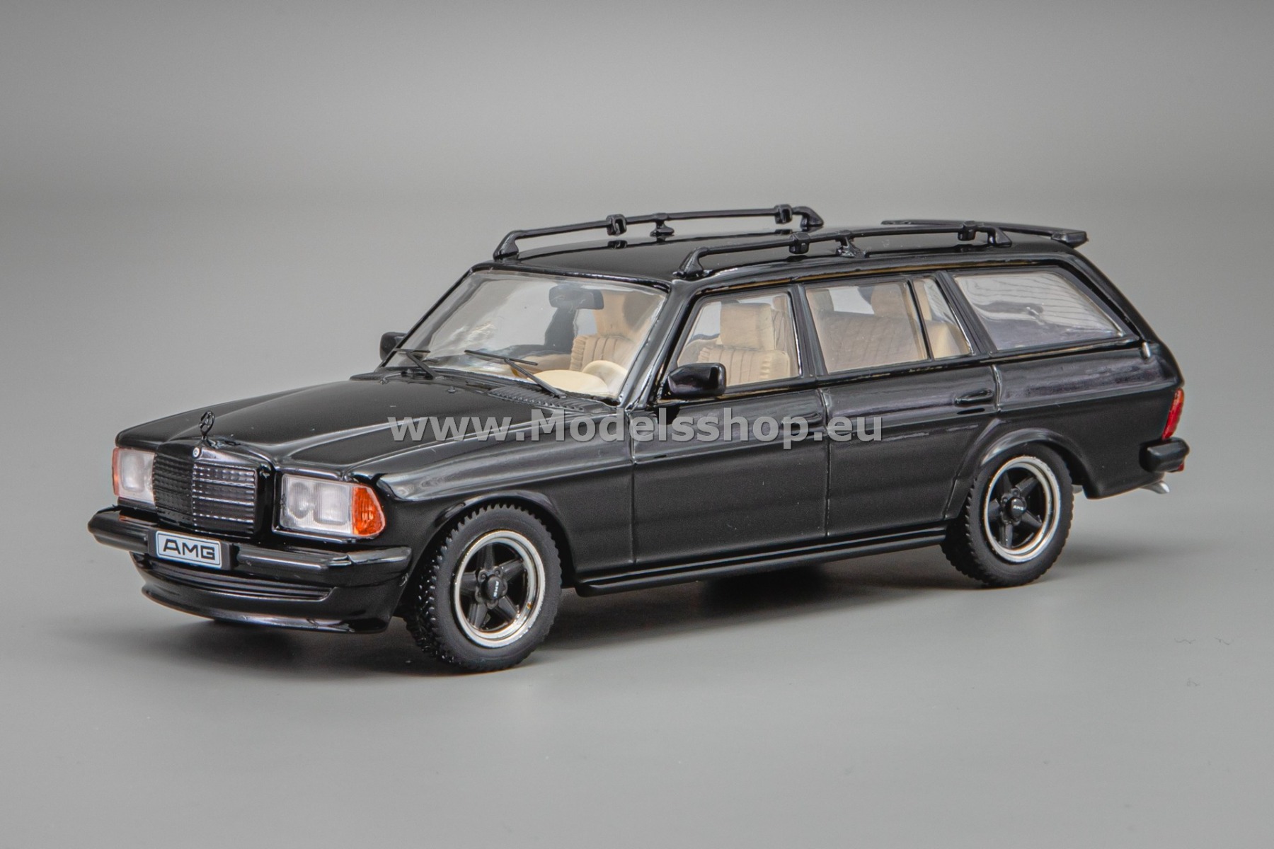 IXOCLC695N.22 Mercedes-Benz 500 TE V8 AMG, 1979 /black/