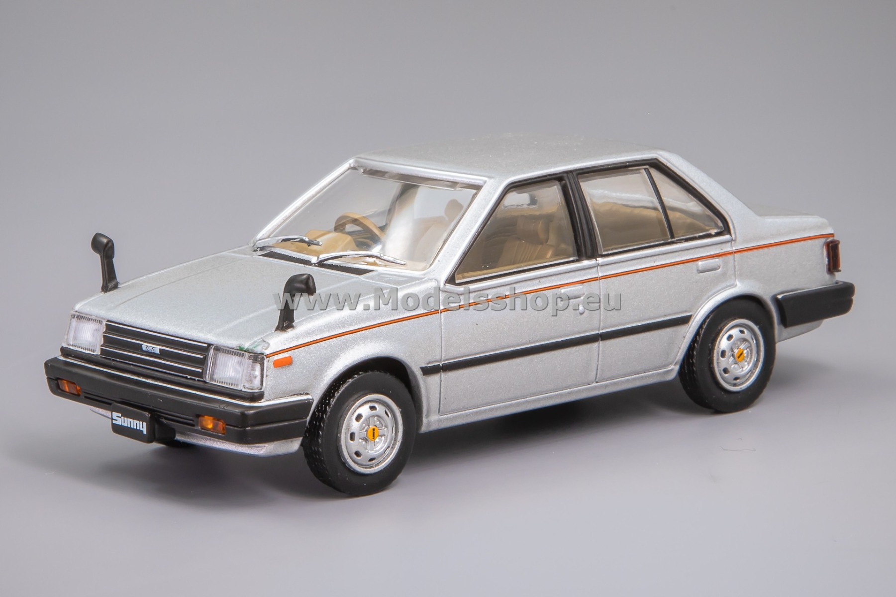 F43-117 Nissan Sunny, 1980, RHD /silver/