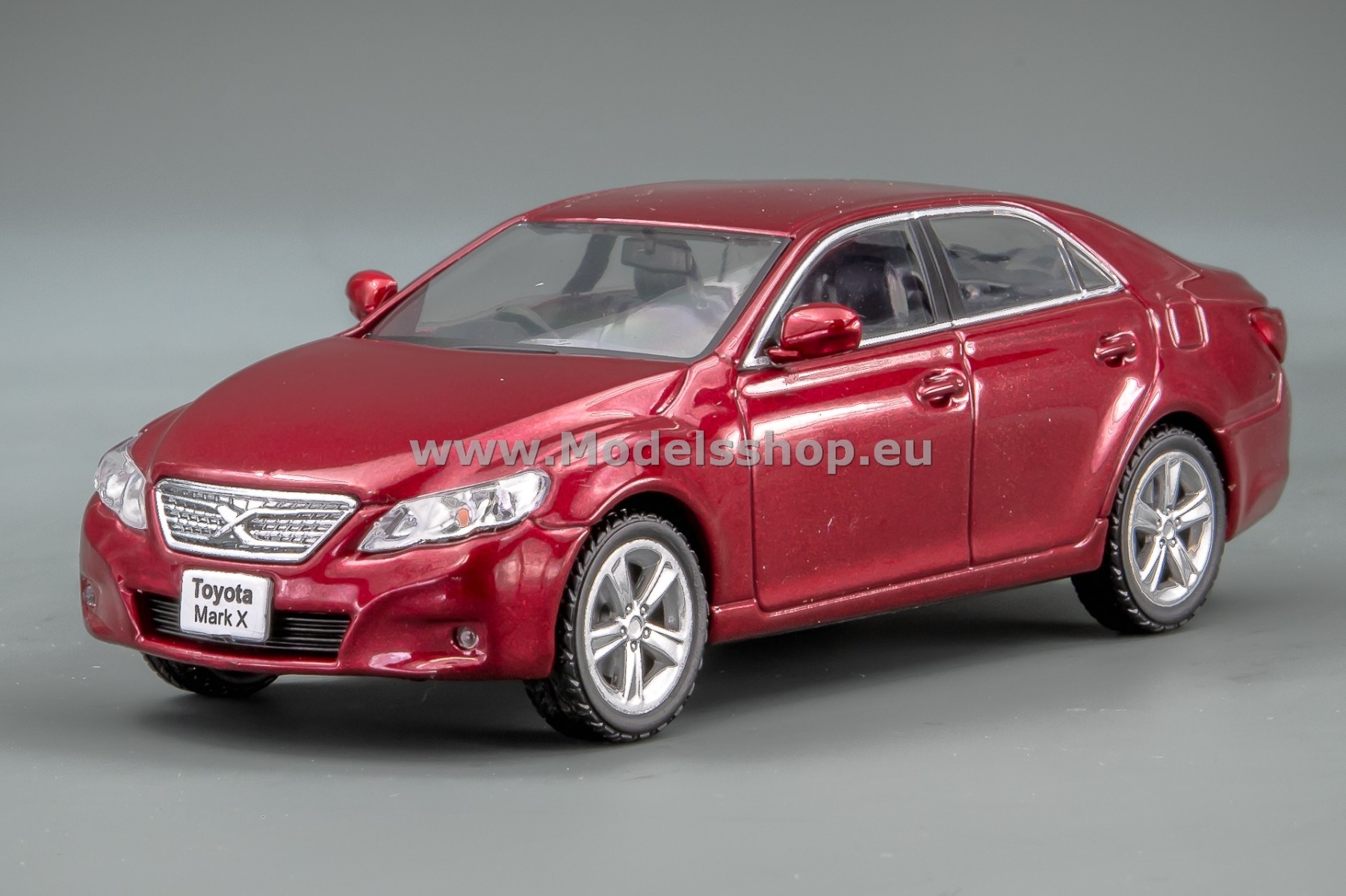 F43-124 Toyota Mark X, 2012 /dark red/