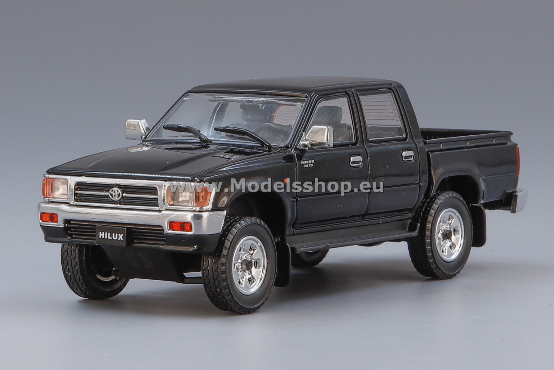 Toyota Hilux SR5, 1998 /black/