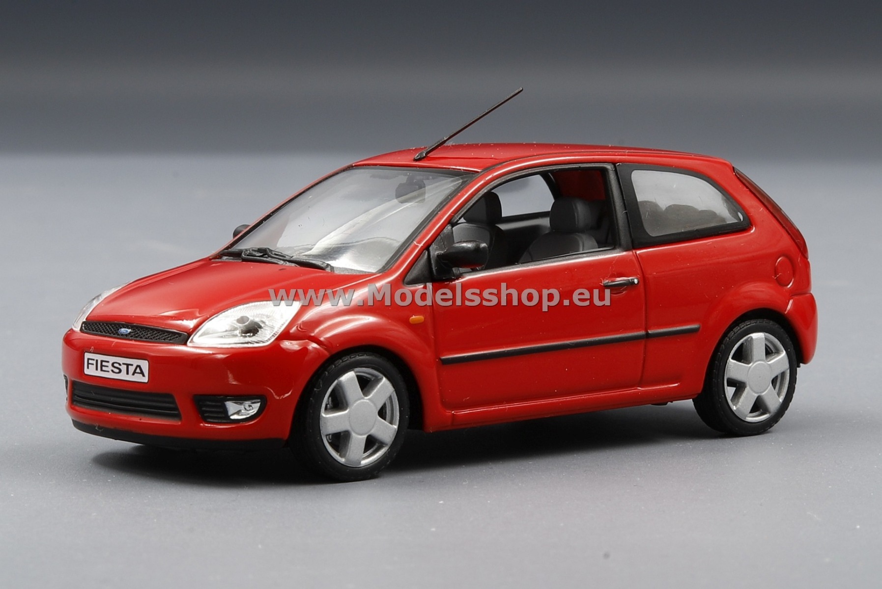 Minichamps FORD2322105 Ford Fiesta 2001 3d HB /red/