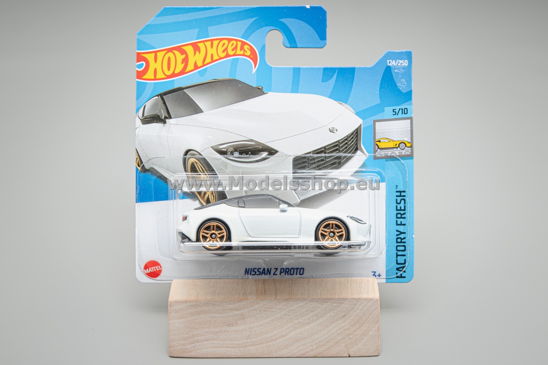 Nissan Z Proto (2nd Color) Hot Wheels 