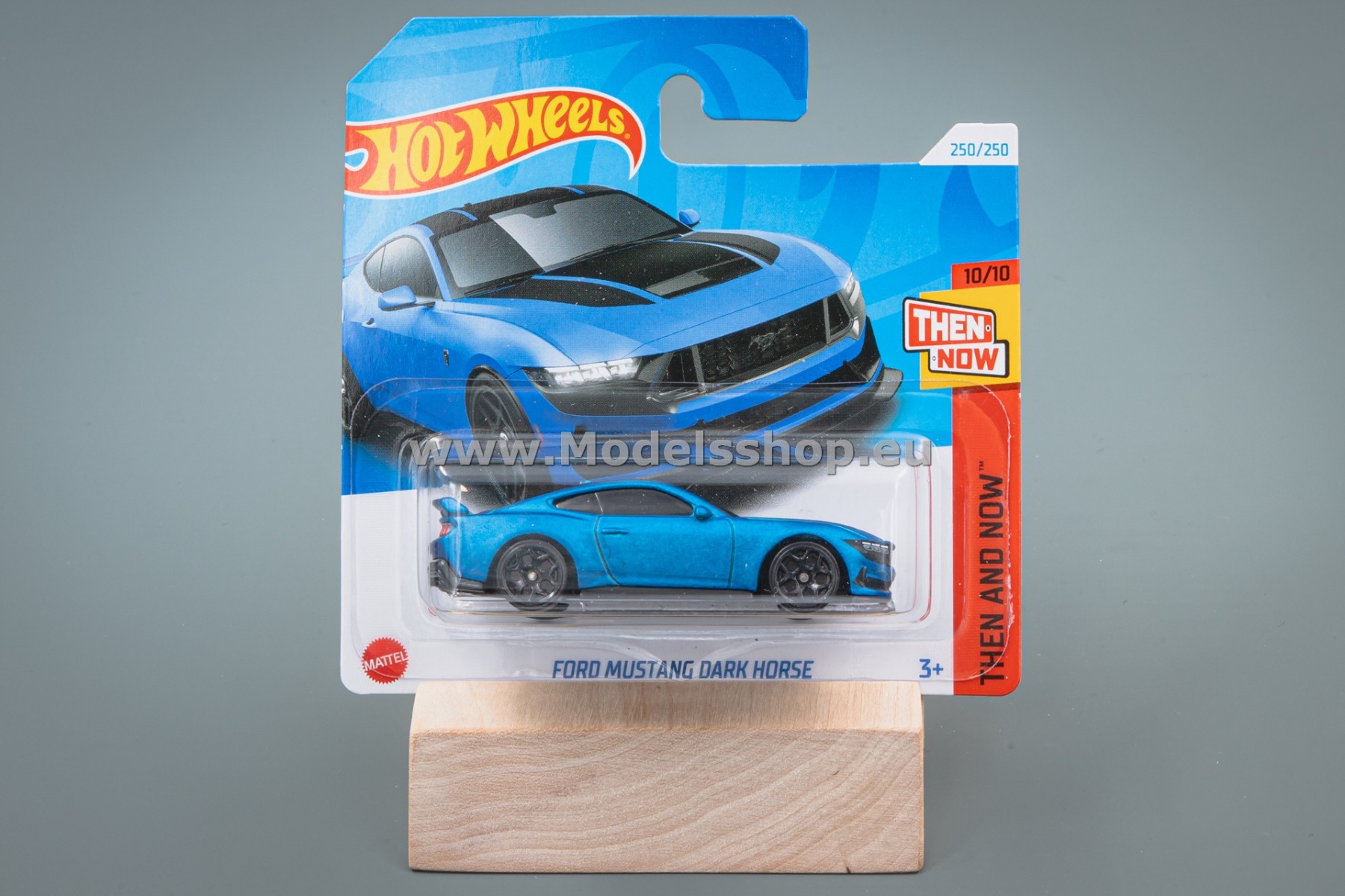 Ford Mustang Dark Horse Hot Wheels 