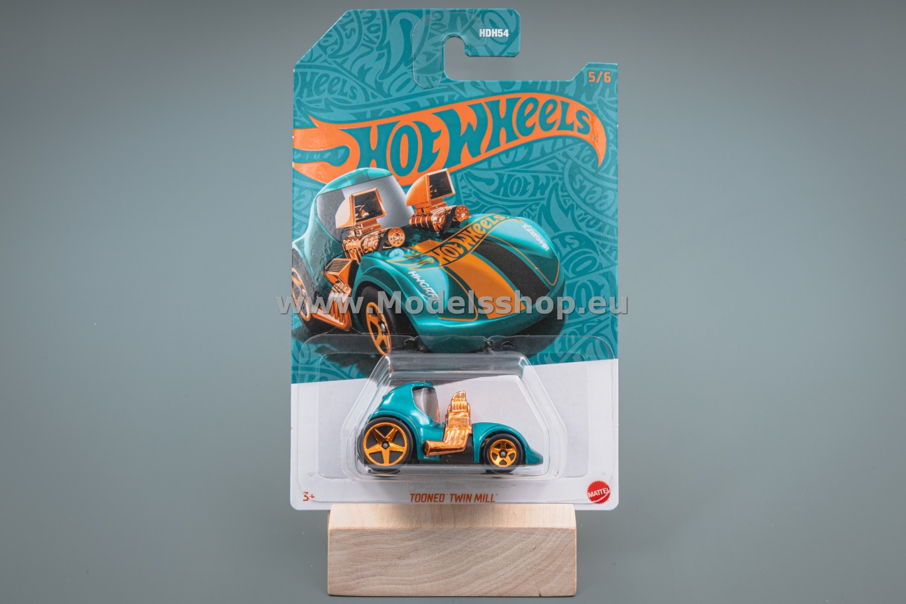 Tooned Twin Mill Pearl & Chrome 2024 Hot Wheels