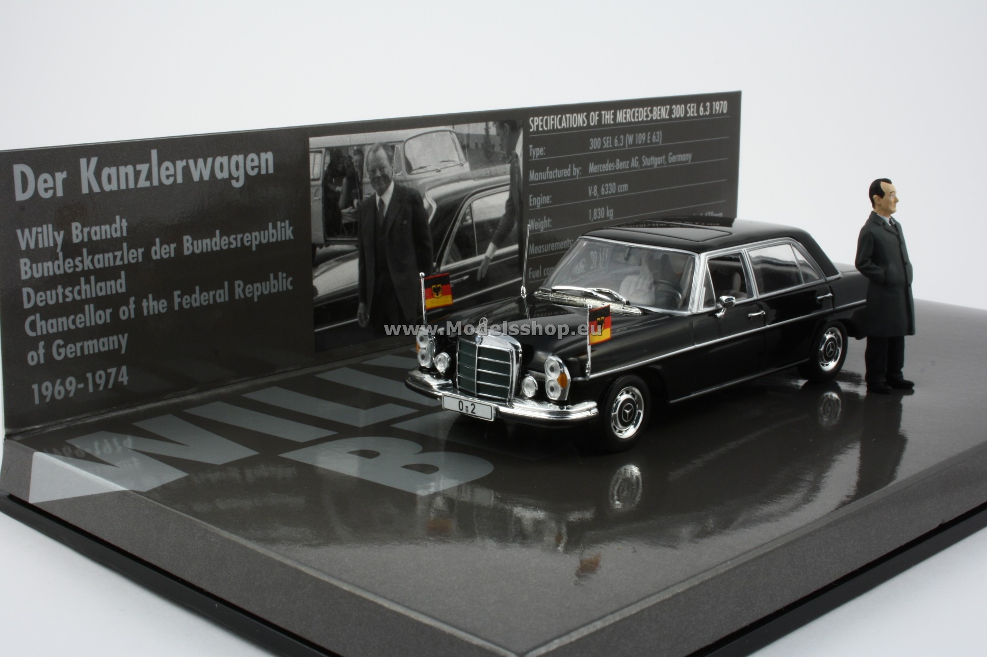 MERCEDES-BENZ 300 SEL 6.3 (W109) - 1970 - 'WILLY BRANDT' - WITH FIGURINE