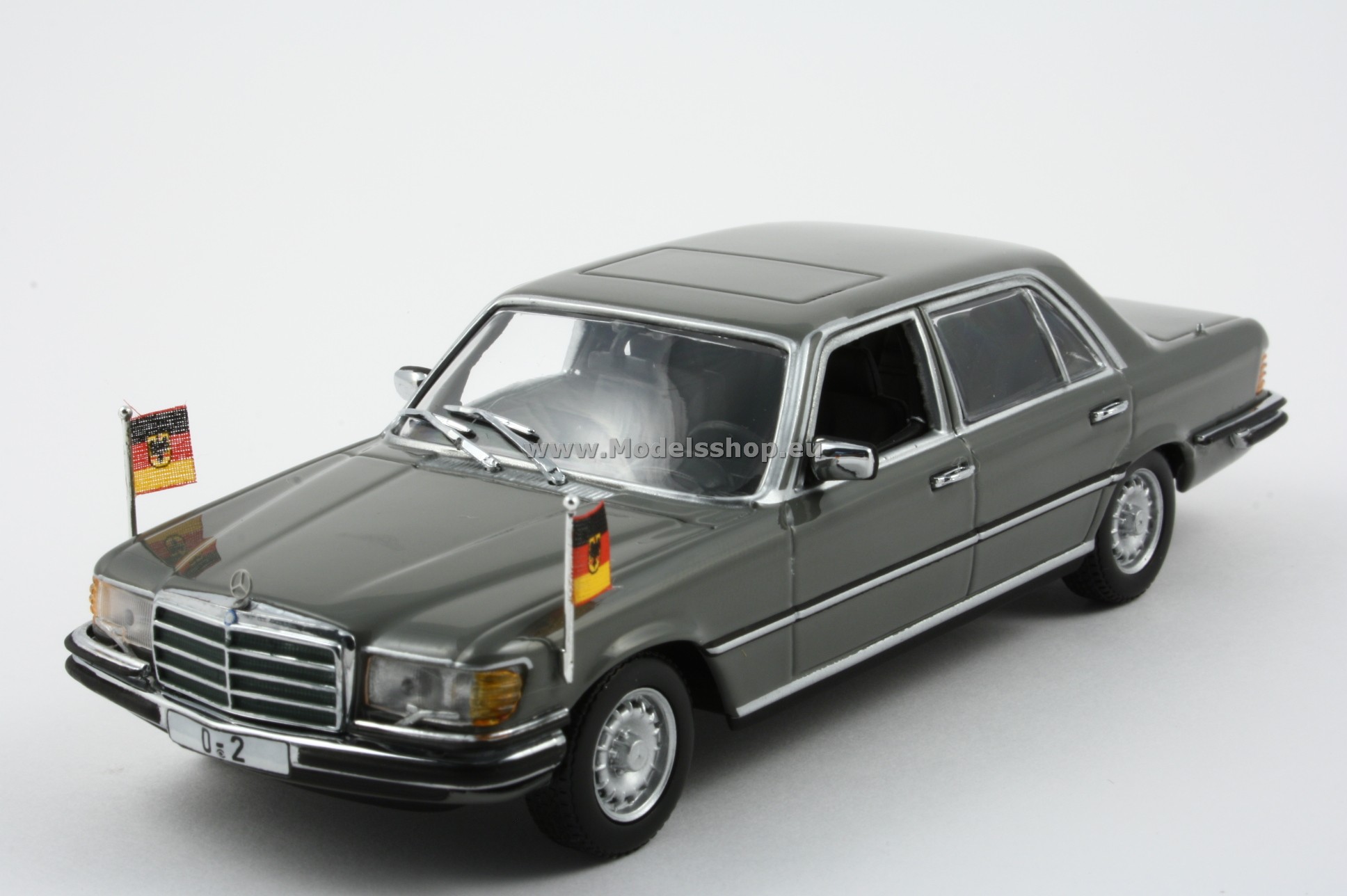 Minichamps 436039200 MERCEDES-BENZ 350 SEL (W 116) -1972 - 'HELMUT