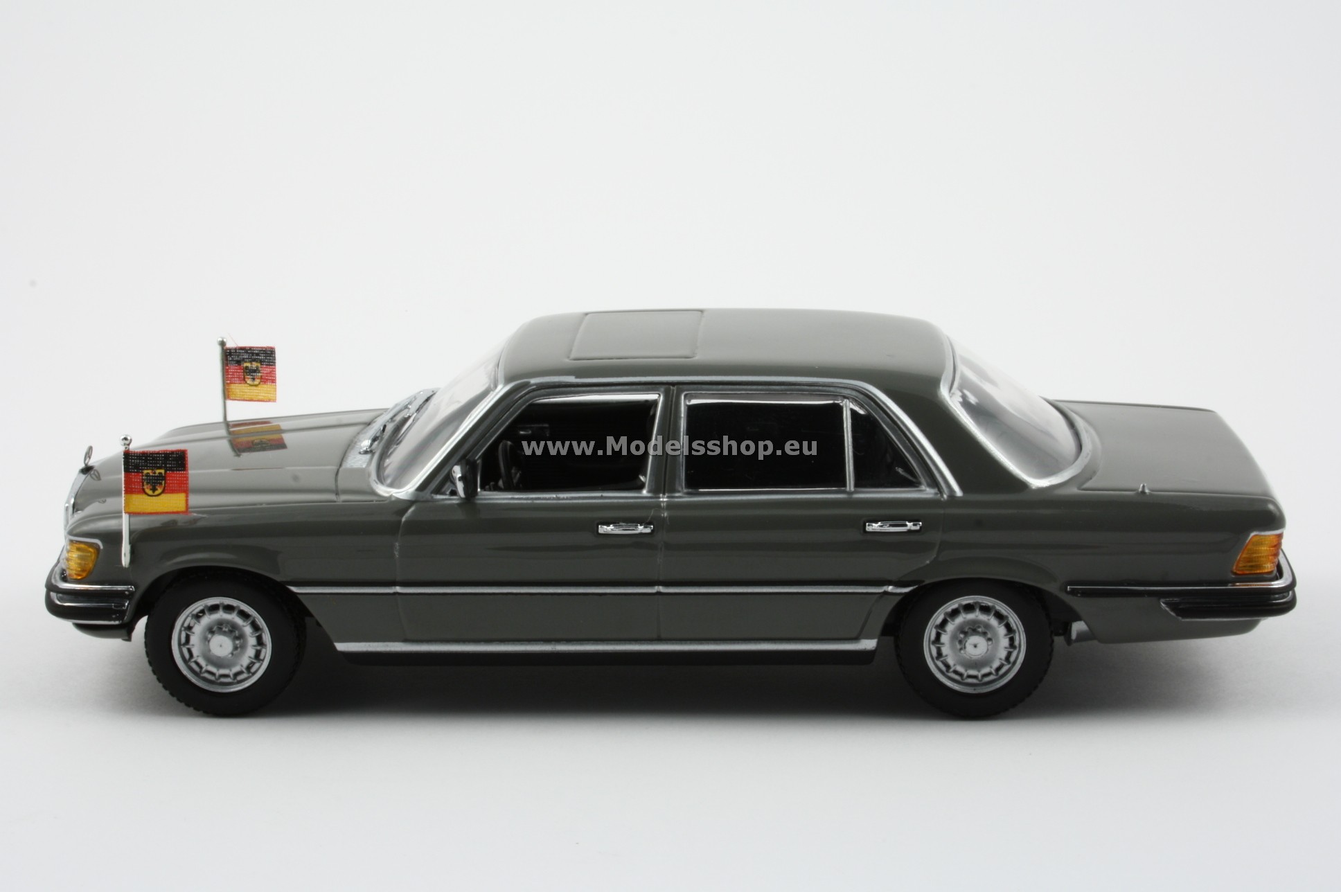 Minichamps 436039200 MERCEDES-BENZ 350 SEL (W 116) -1972 - 'HELMUT