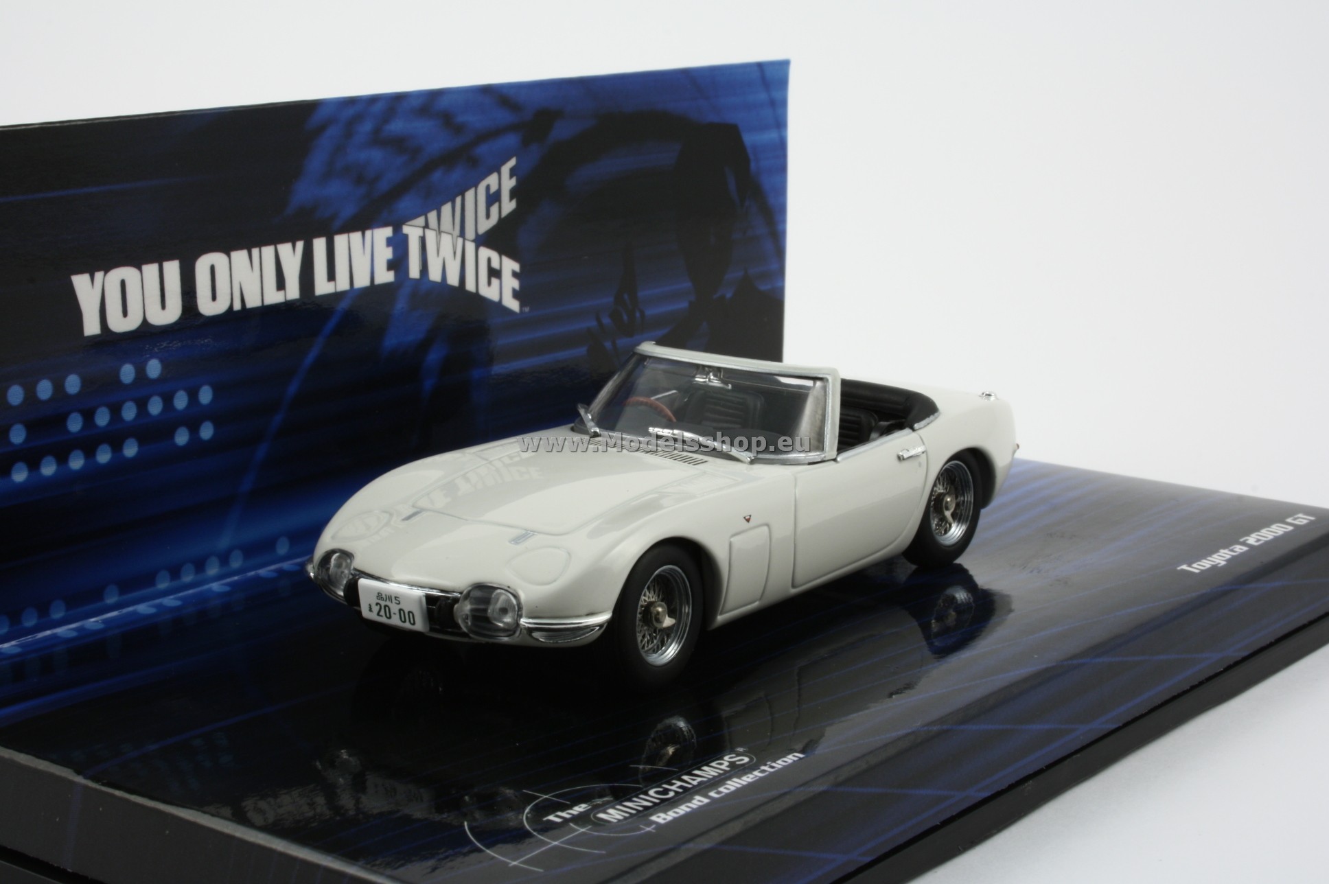 Minichamps 400166230 TOYOTA 2000 GT - 2000 -JAMES BOND - 'YOU ONLY LIVE TWICE'