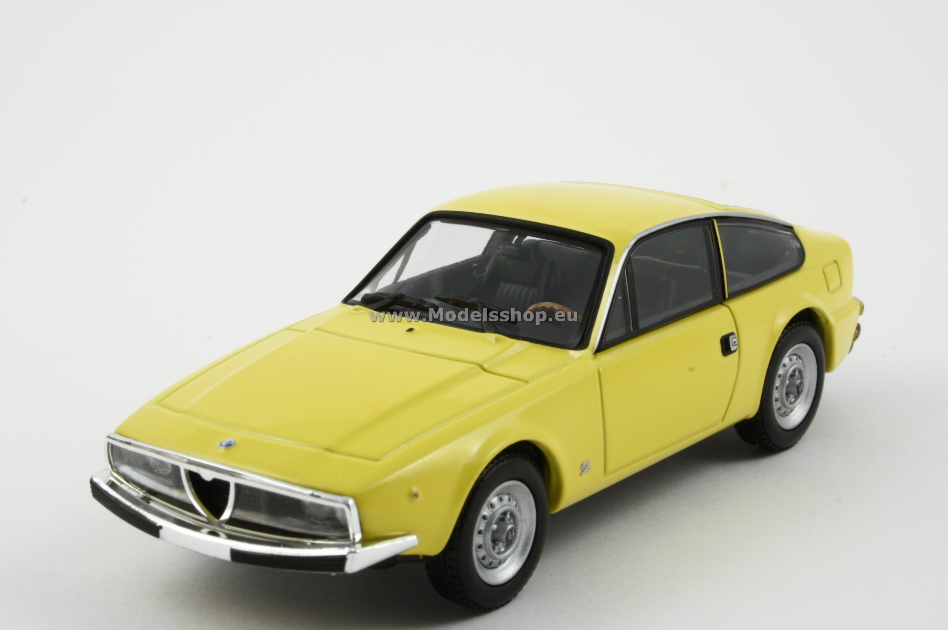 Minichamps 436120720 ALFA ROMEO 1600 JUNIOR Z - 1972 - YELLOW