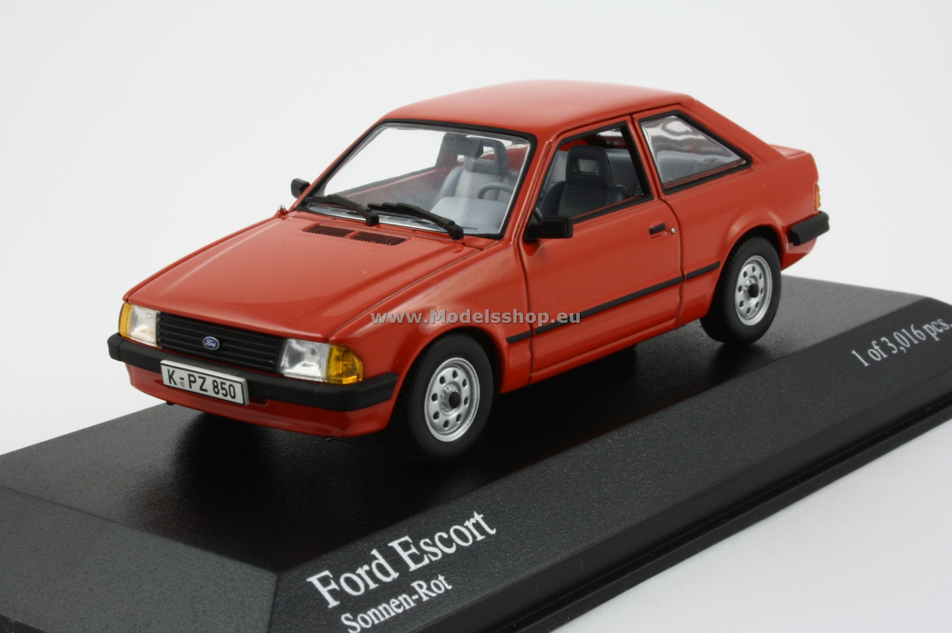 Minichamps 400084100 FORD ESCORT - 1975 - RED