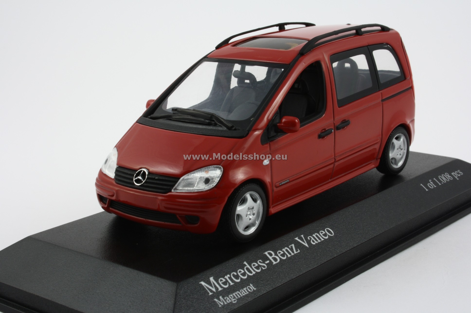 Minichamps 400031202 MERCEDES-BENZ VANEO (W414) - 2001 - RED