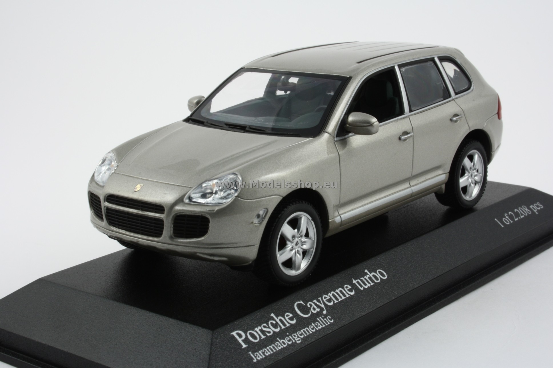 Minichamps 400061081 PORSCHE CAYENNE TURBO - 2002 - BEIGE METALLIC