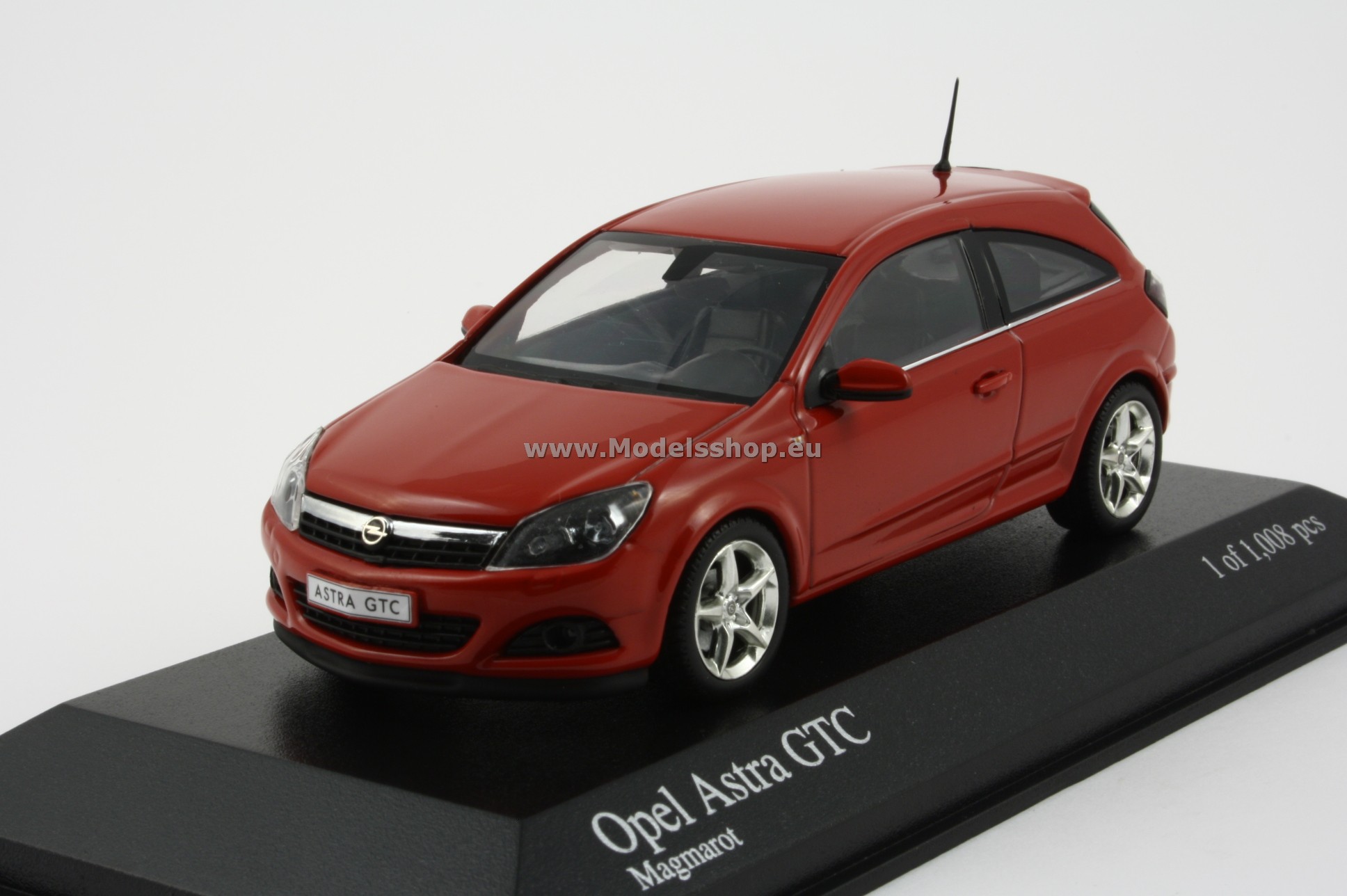 Minichamps 400043021 OPEL ASTRA GTC - 2005 - RED