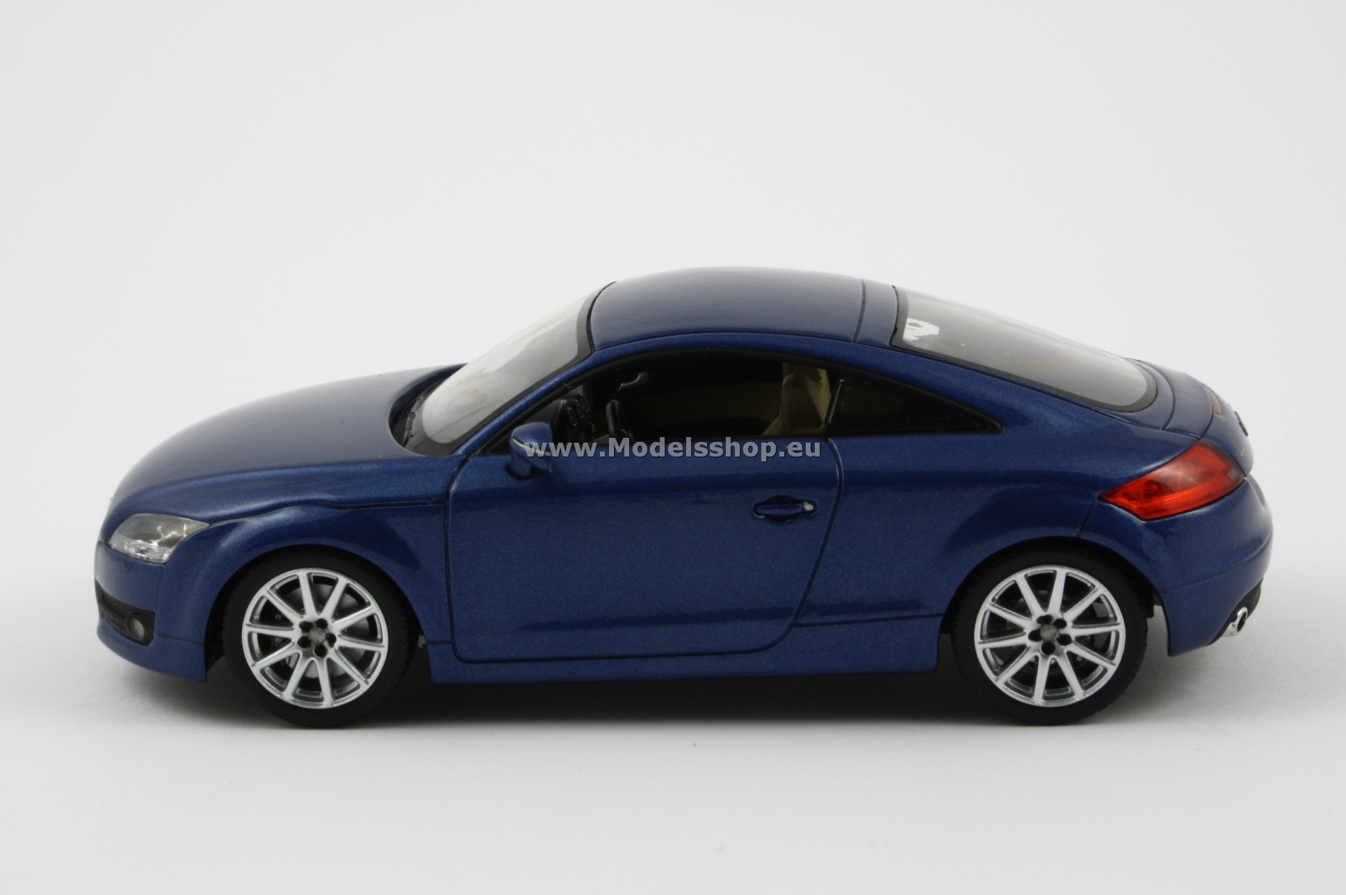 Minichamps 400015021 AUDI TT - 2006 - DARK BLUE METALLIC