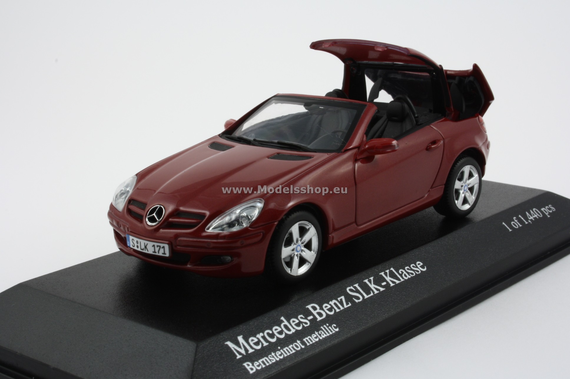 Minichamps 400033131 MERCEDES-BENZ SLK-CLASS (R171) - 2004 - RED METALLIC - EXCLUSIVE