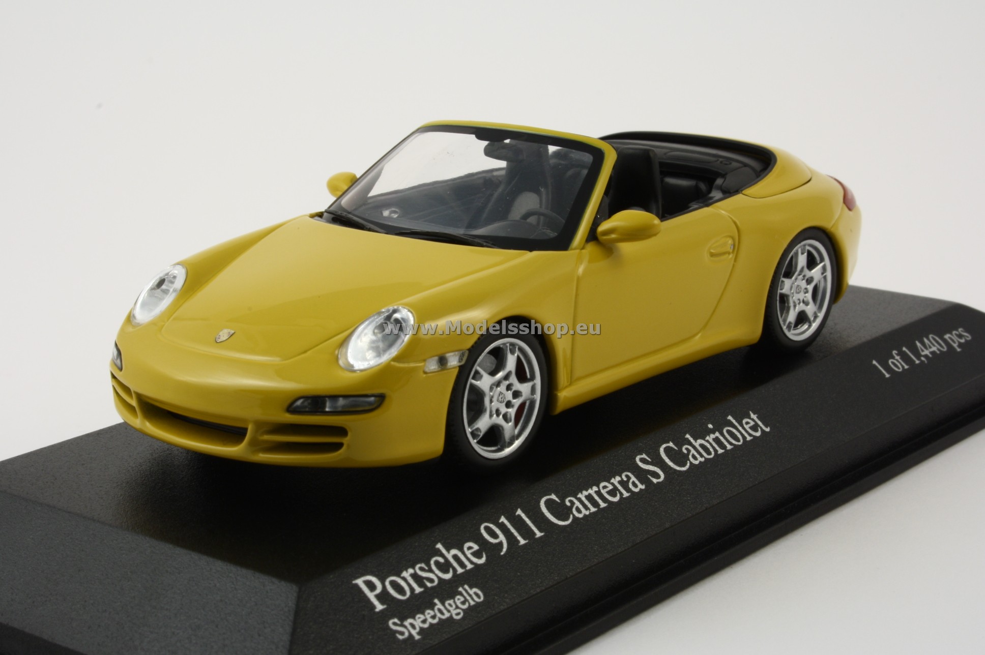 Minichamps 400063031 PORSCHE 911 CARRERA S CABRIOLET - 2005 - YELLOW